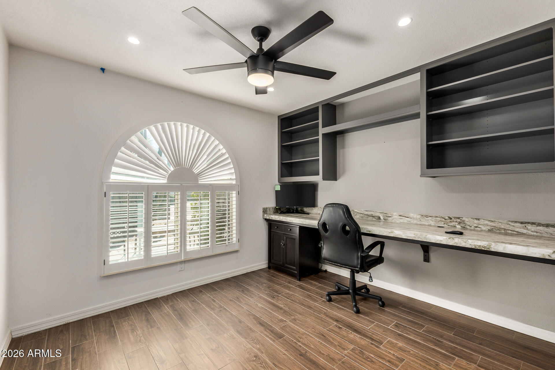 10710 E CLINTON Street