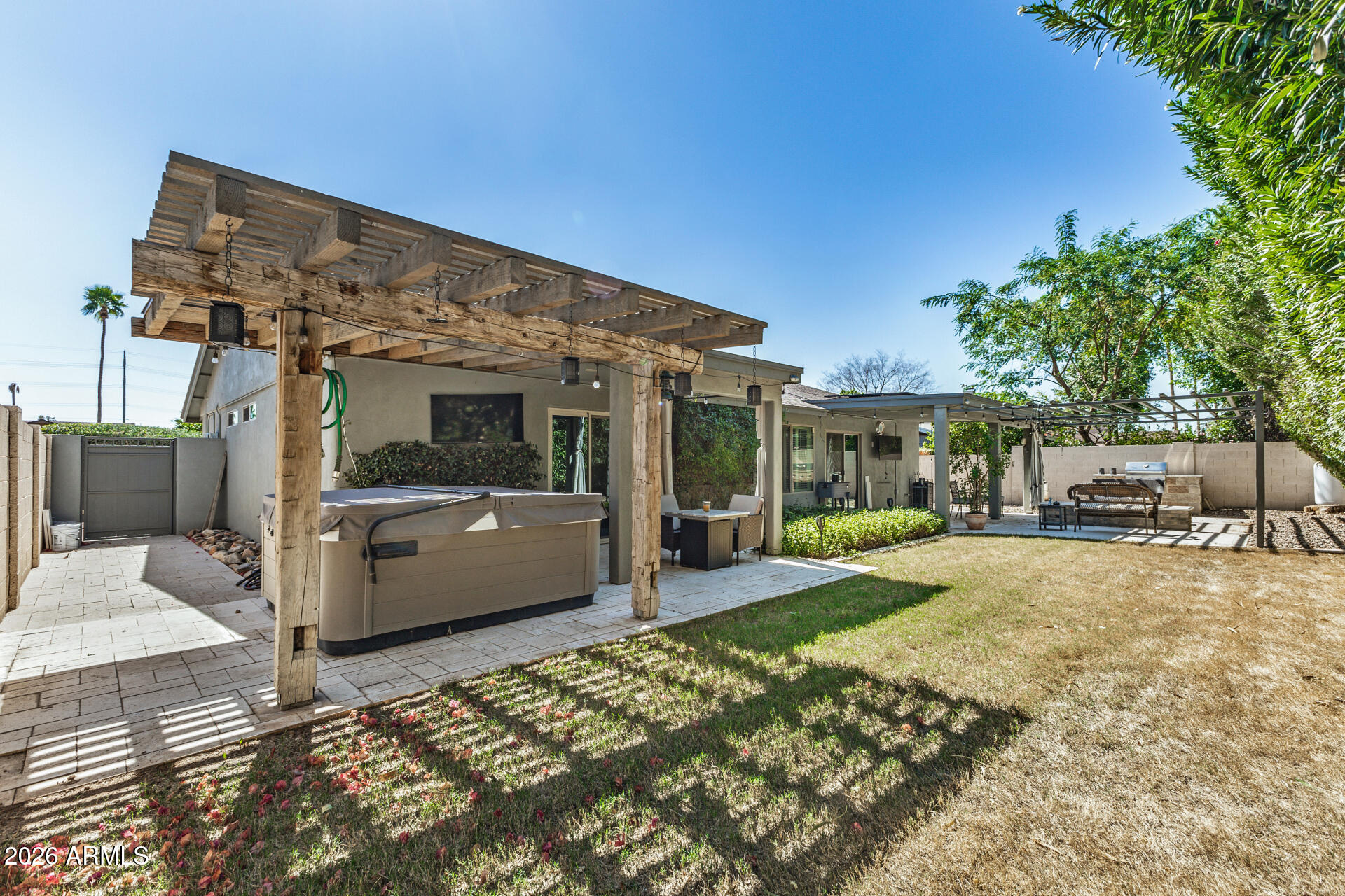 10710 E CLINTON Street