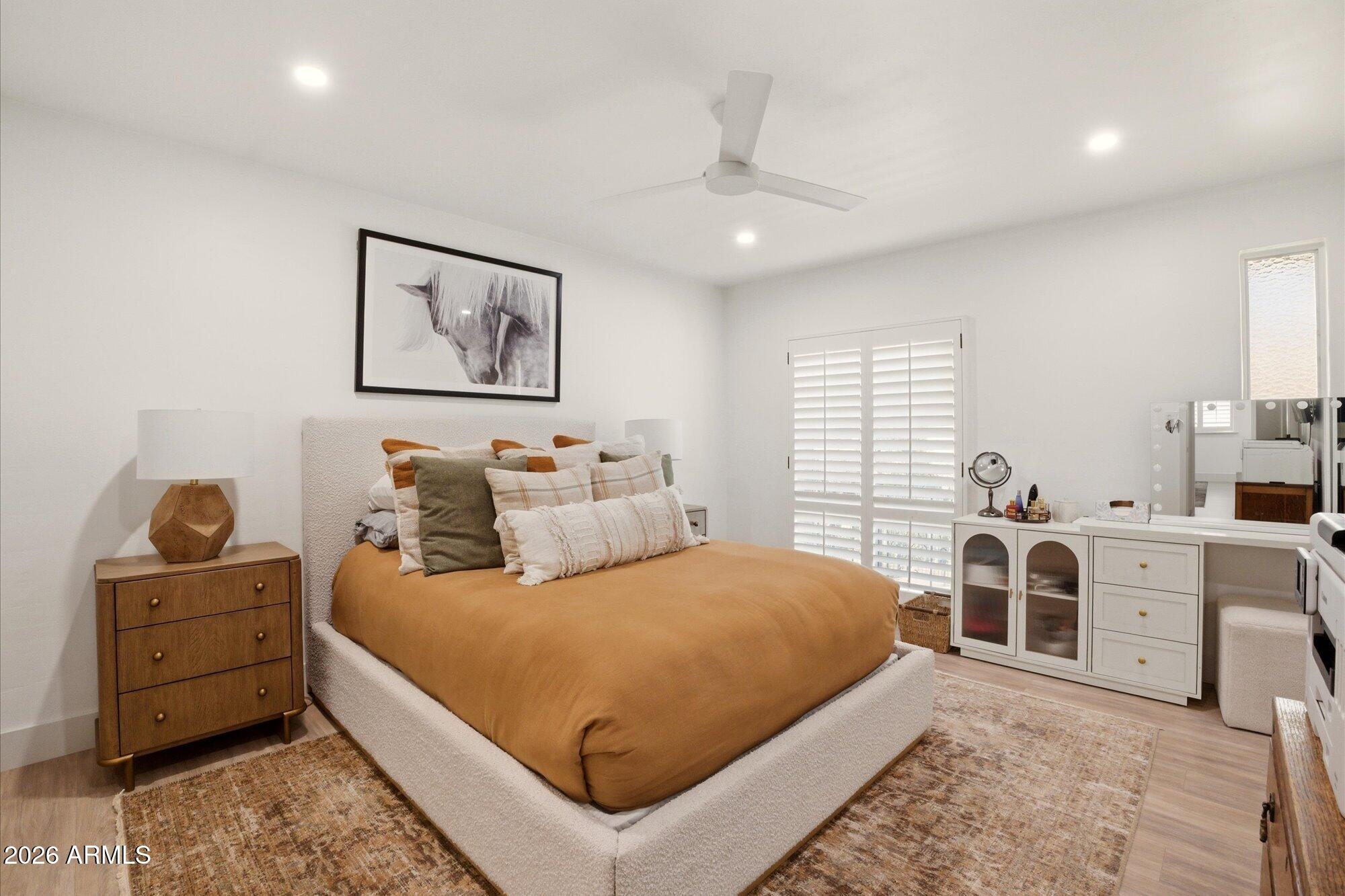 3702 E MONTEROSA Street 6