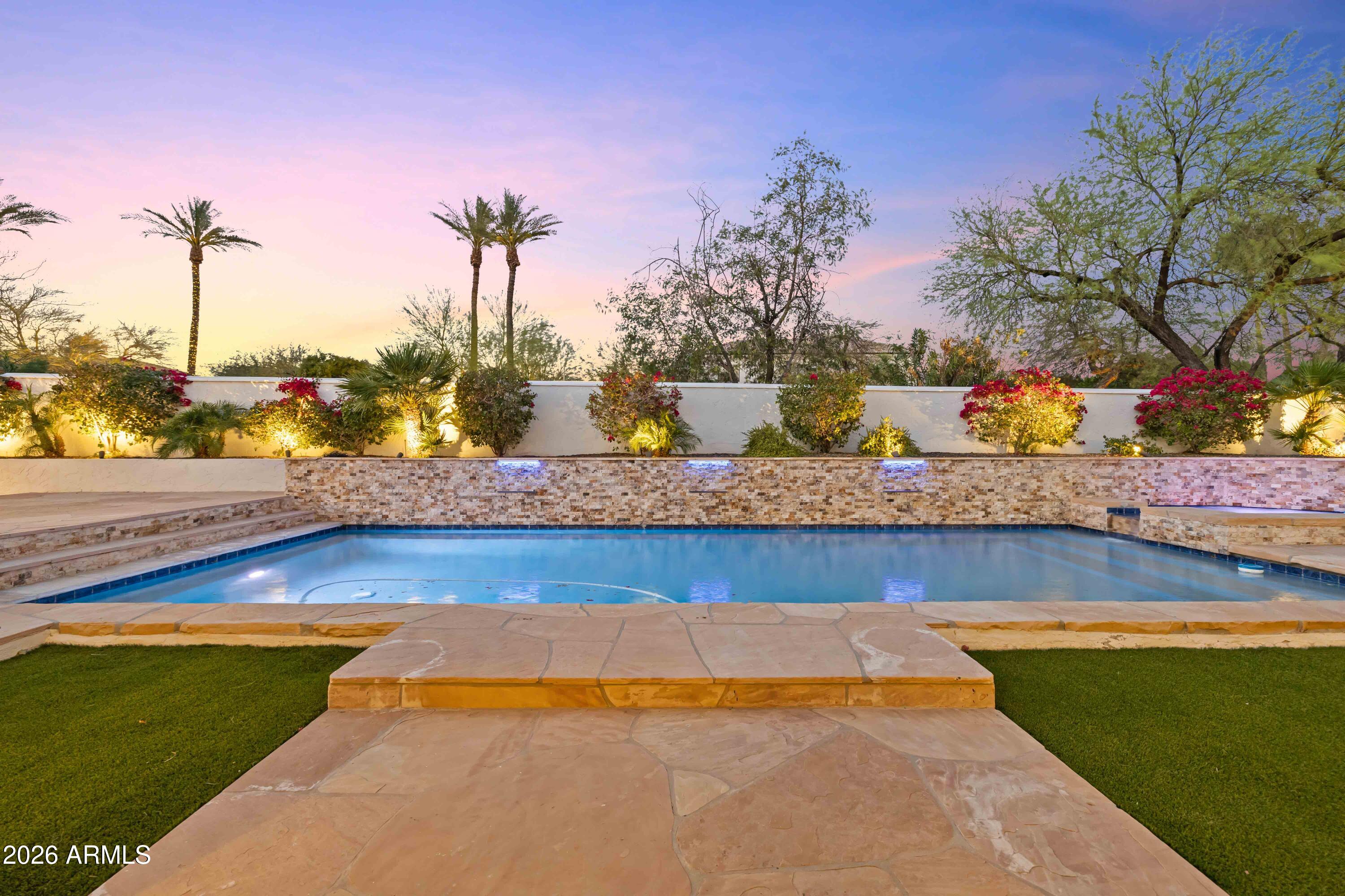 6332 E VISTA Drive