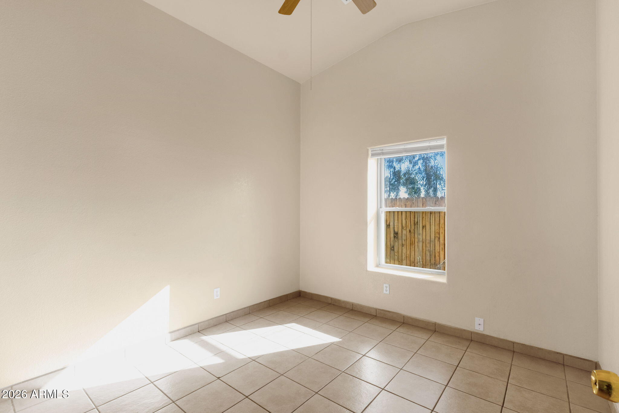 1121 N 25TH Place