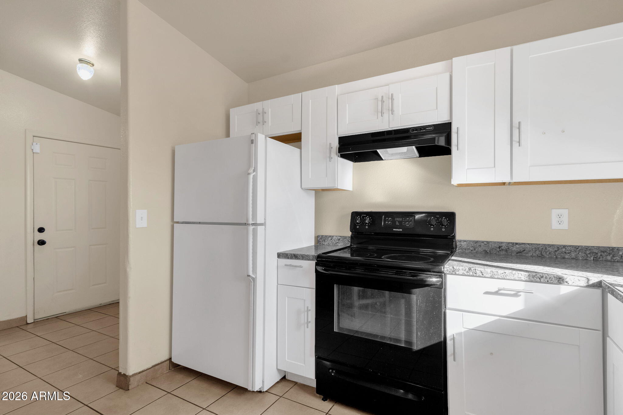 1121 N 25TH Place