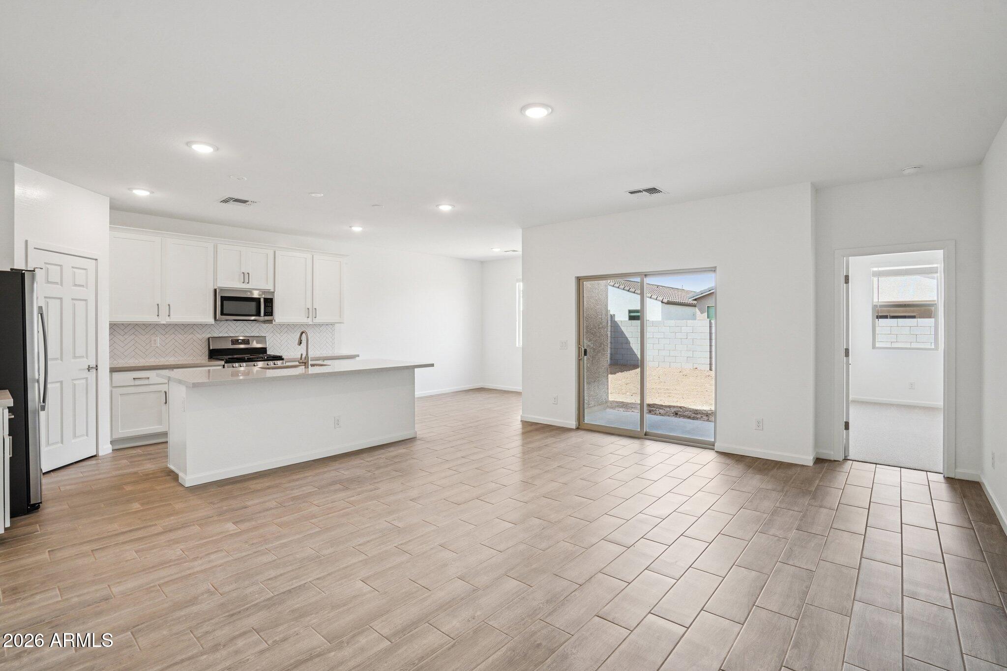 47624 W KENNER Drive