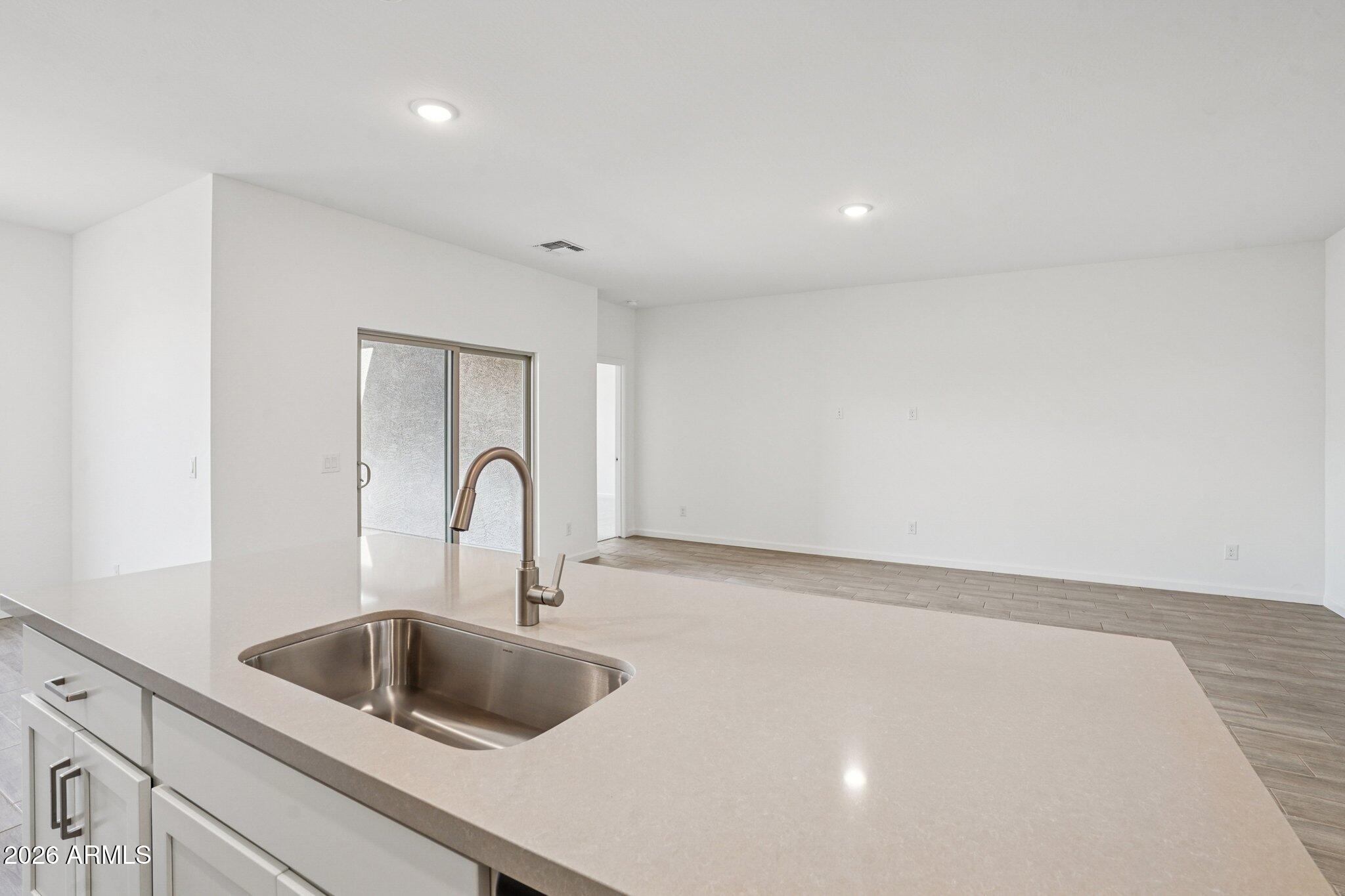 47624 W KENNER Drive