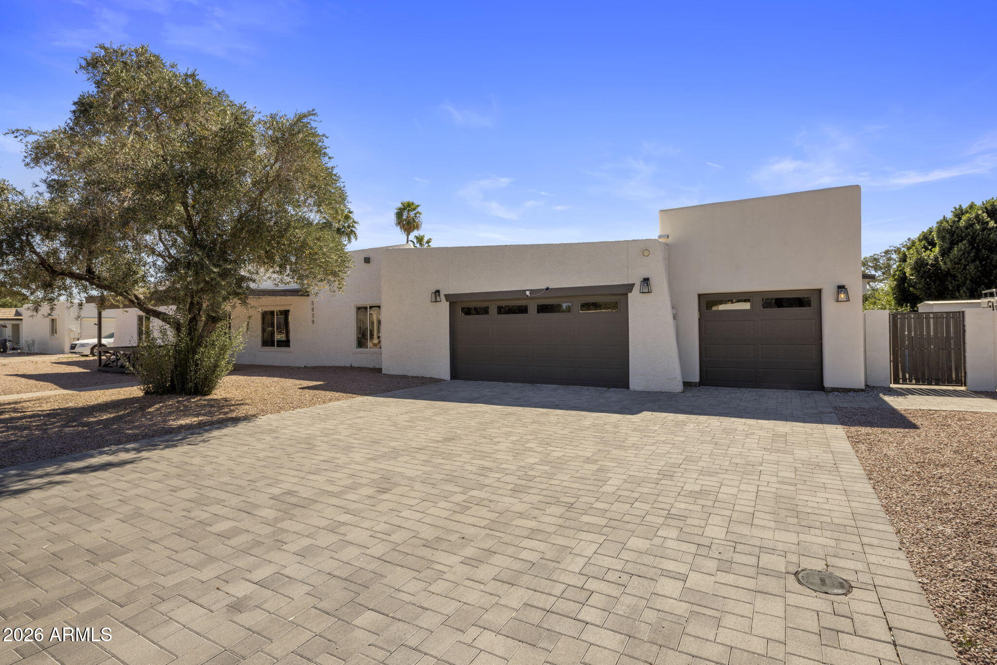 5839 E VOLTAIRE Avenue