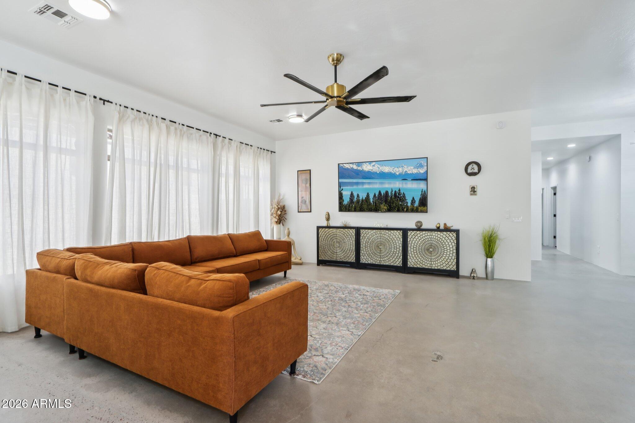 7002 S 38TH Place