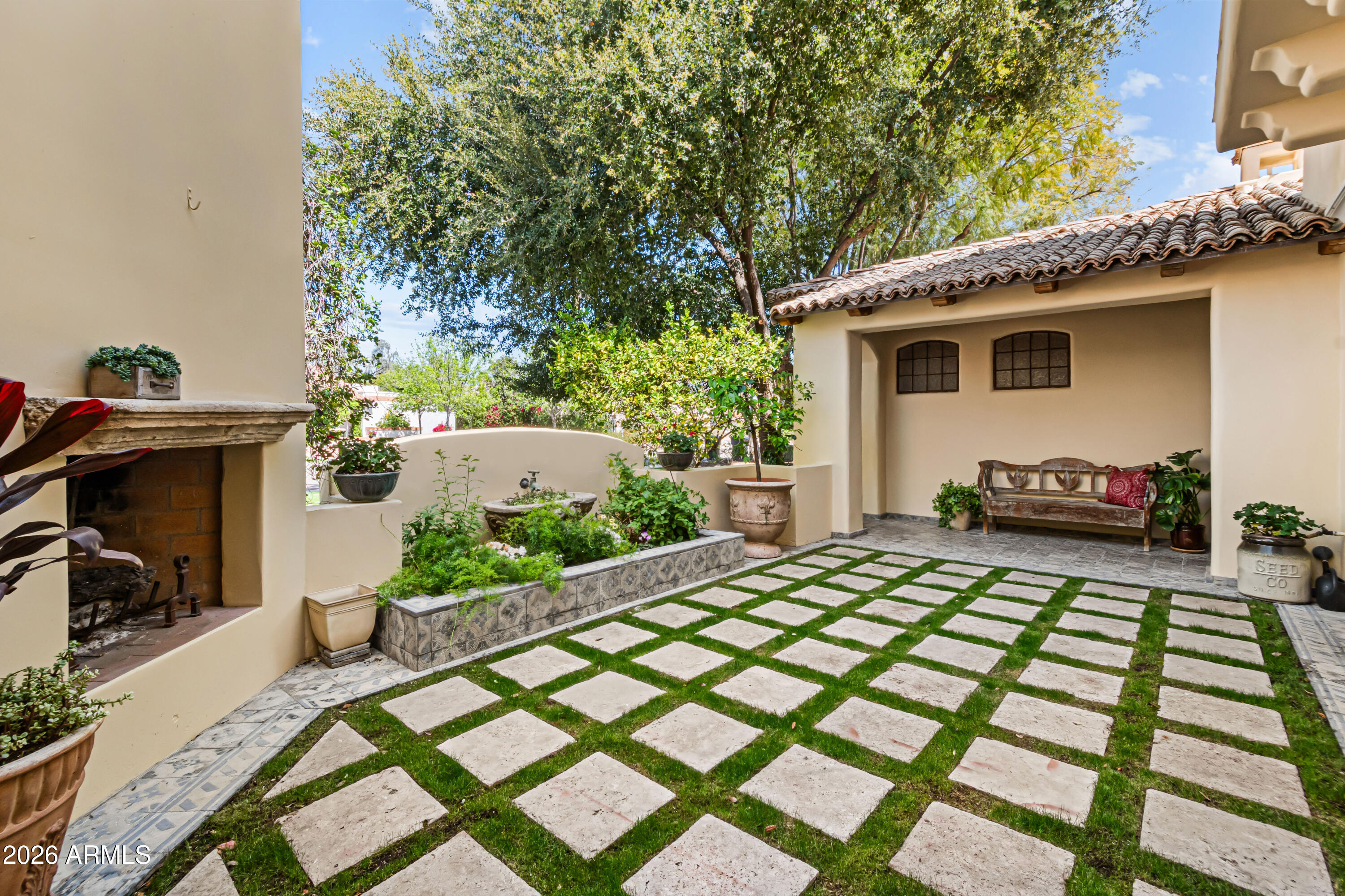 8131 E APPALOOSA Trail