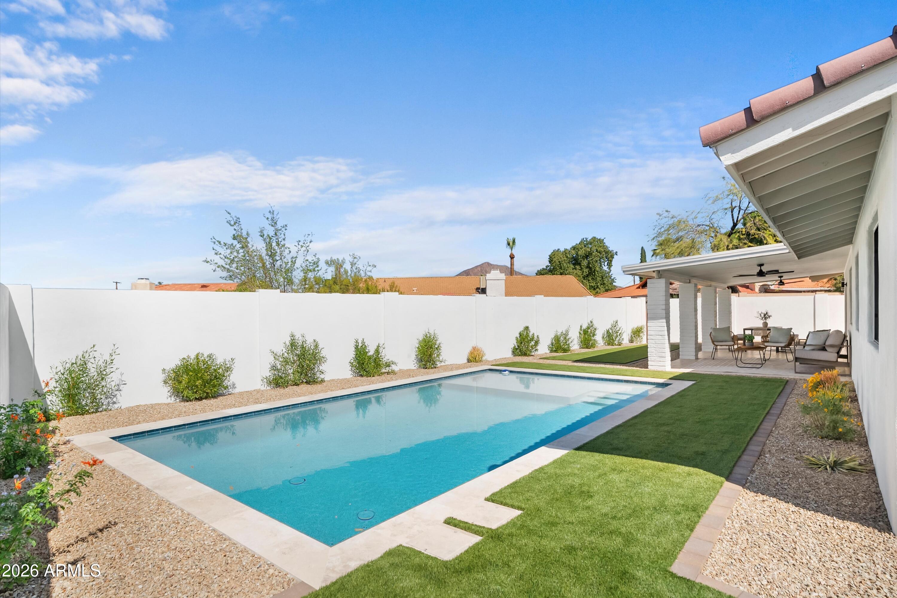 5334 E SHERIDAN Street