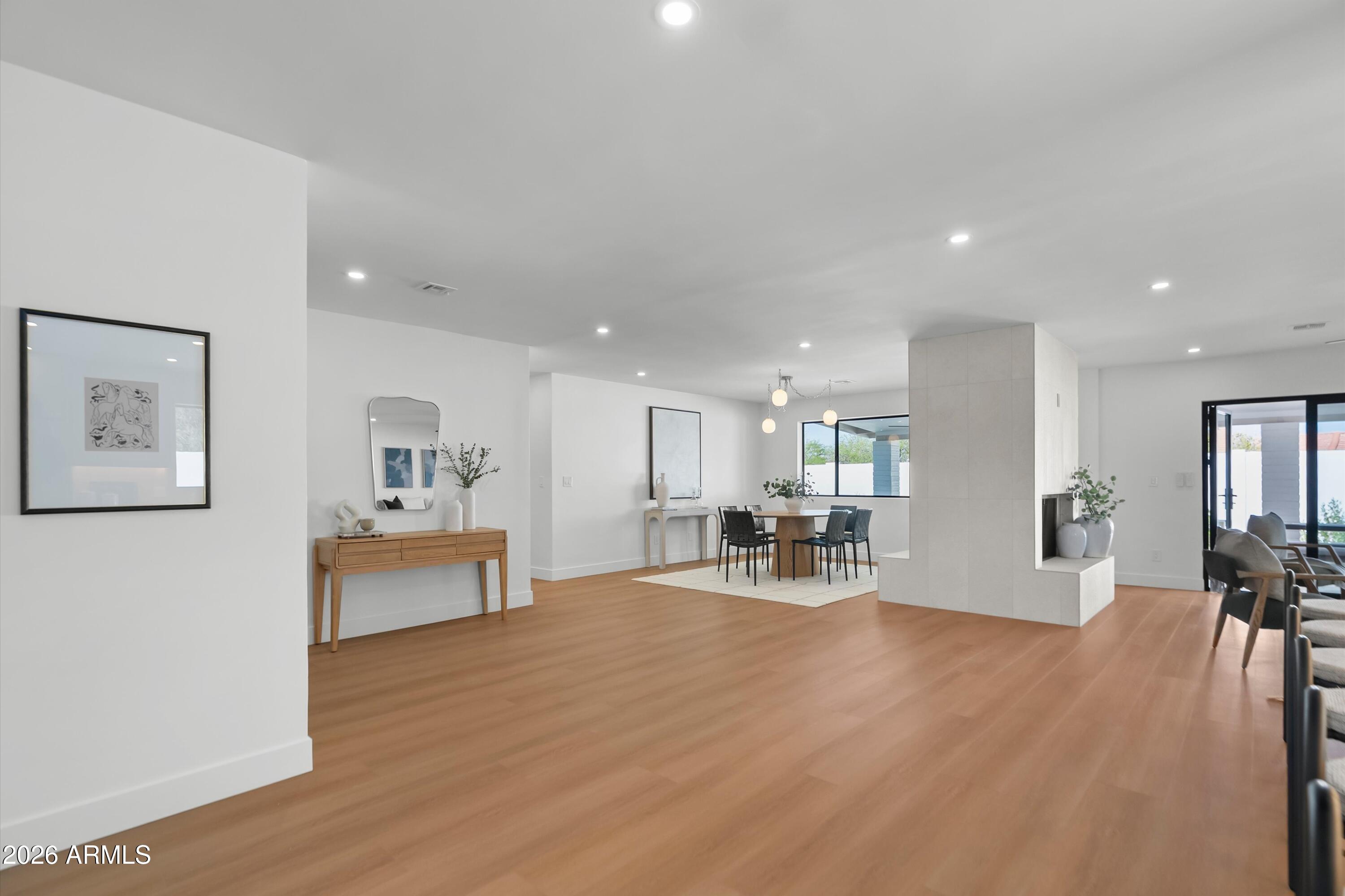 5334 E SHERIDAN Street