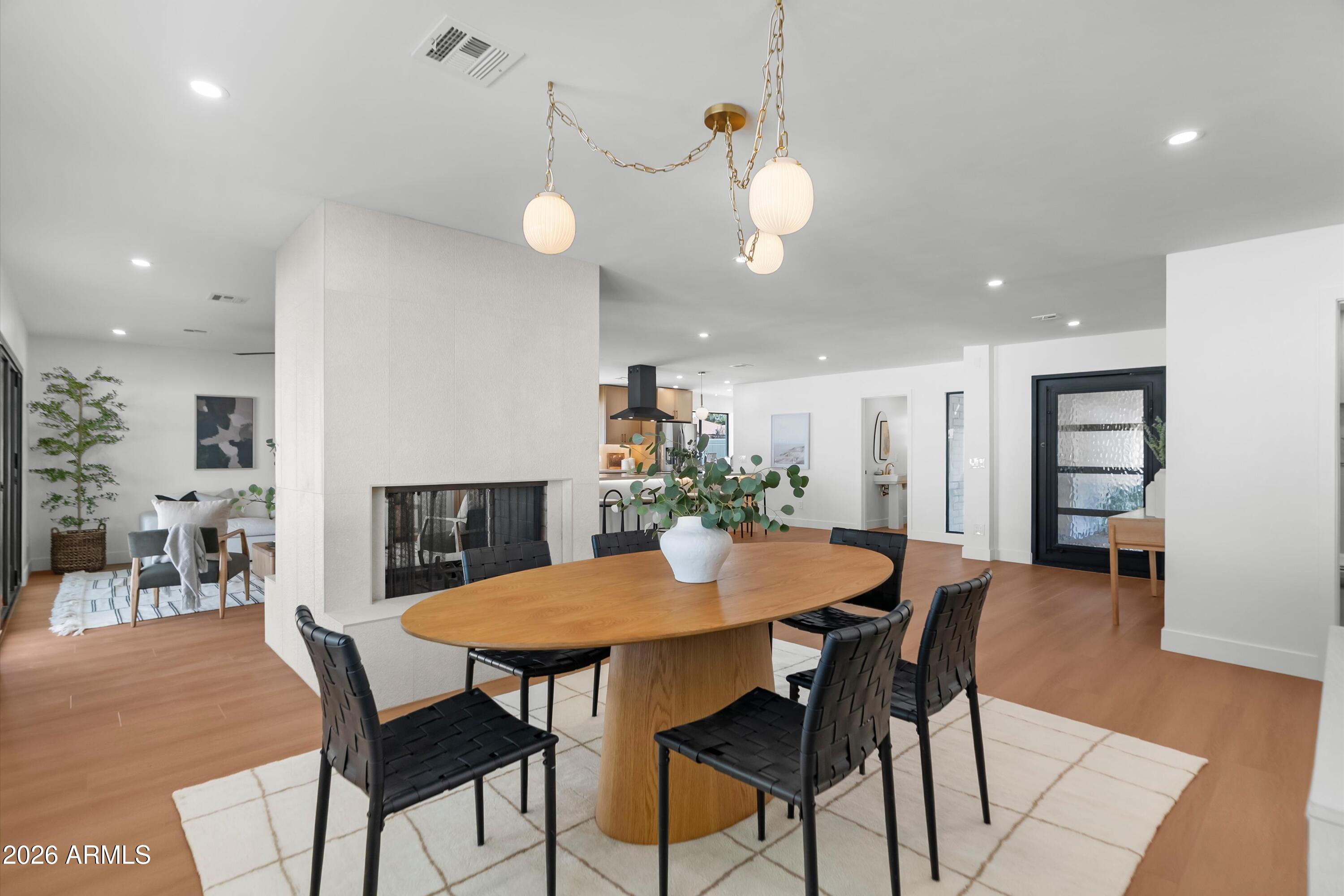 5334 E SHERIDAN Street