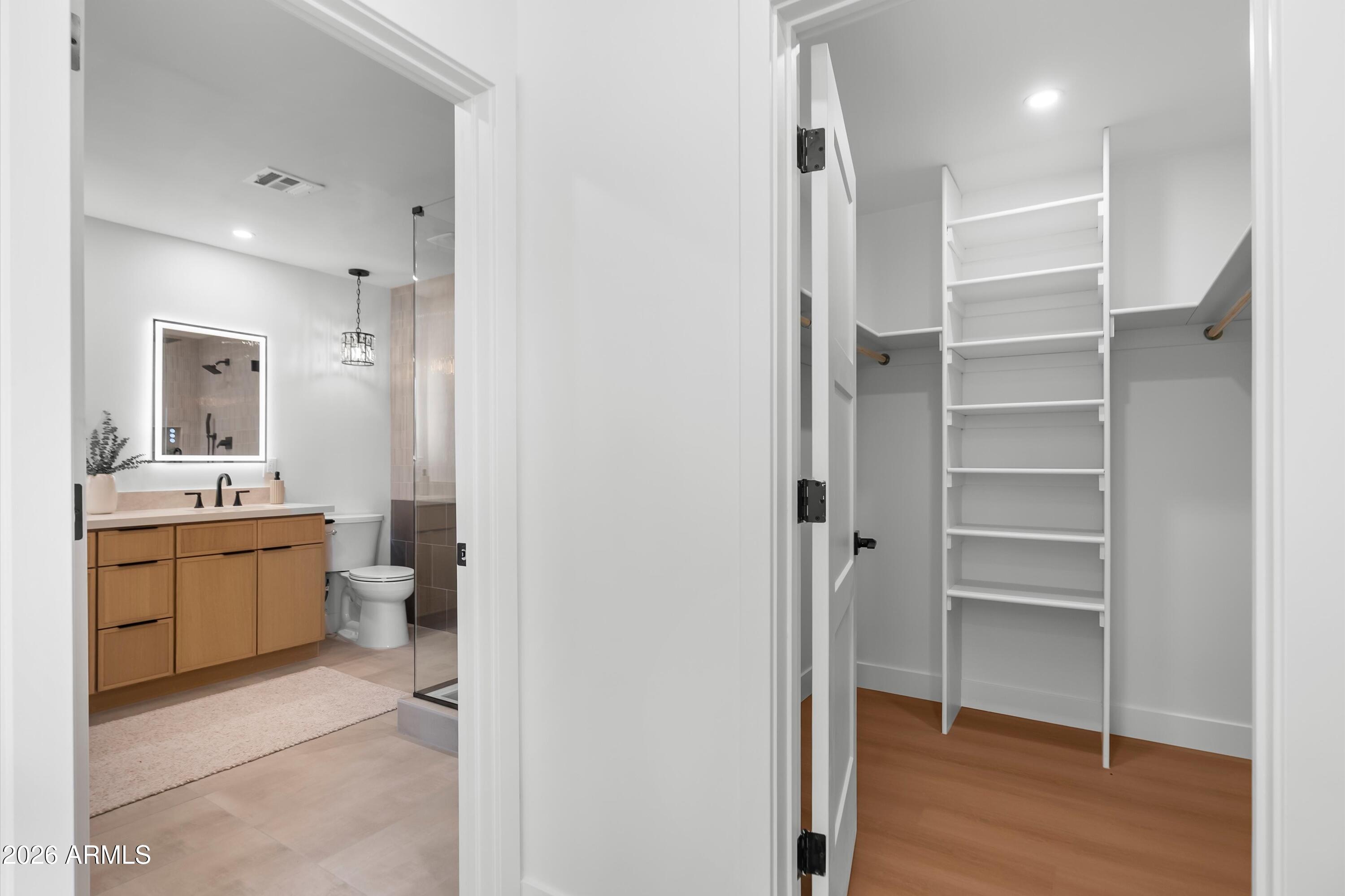 5334 E SHERIDAN Street