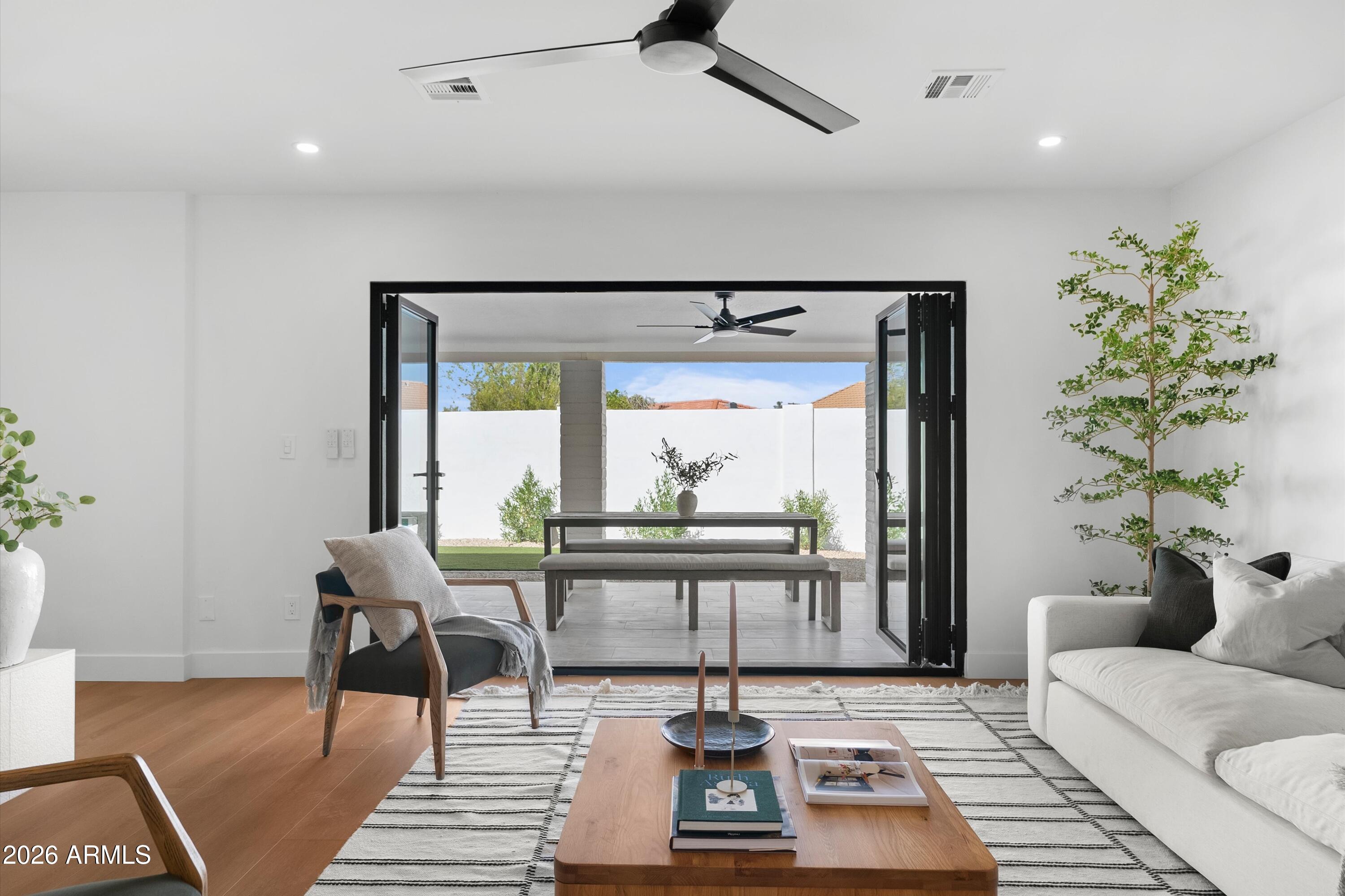 5334 E SHERIDAN Street