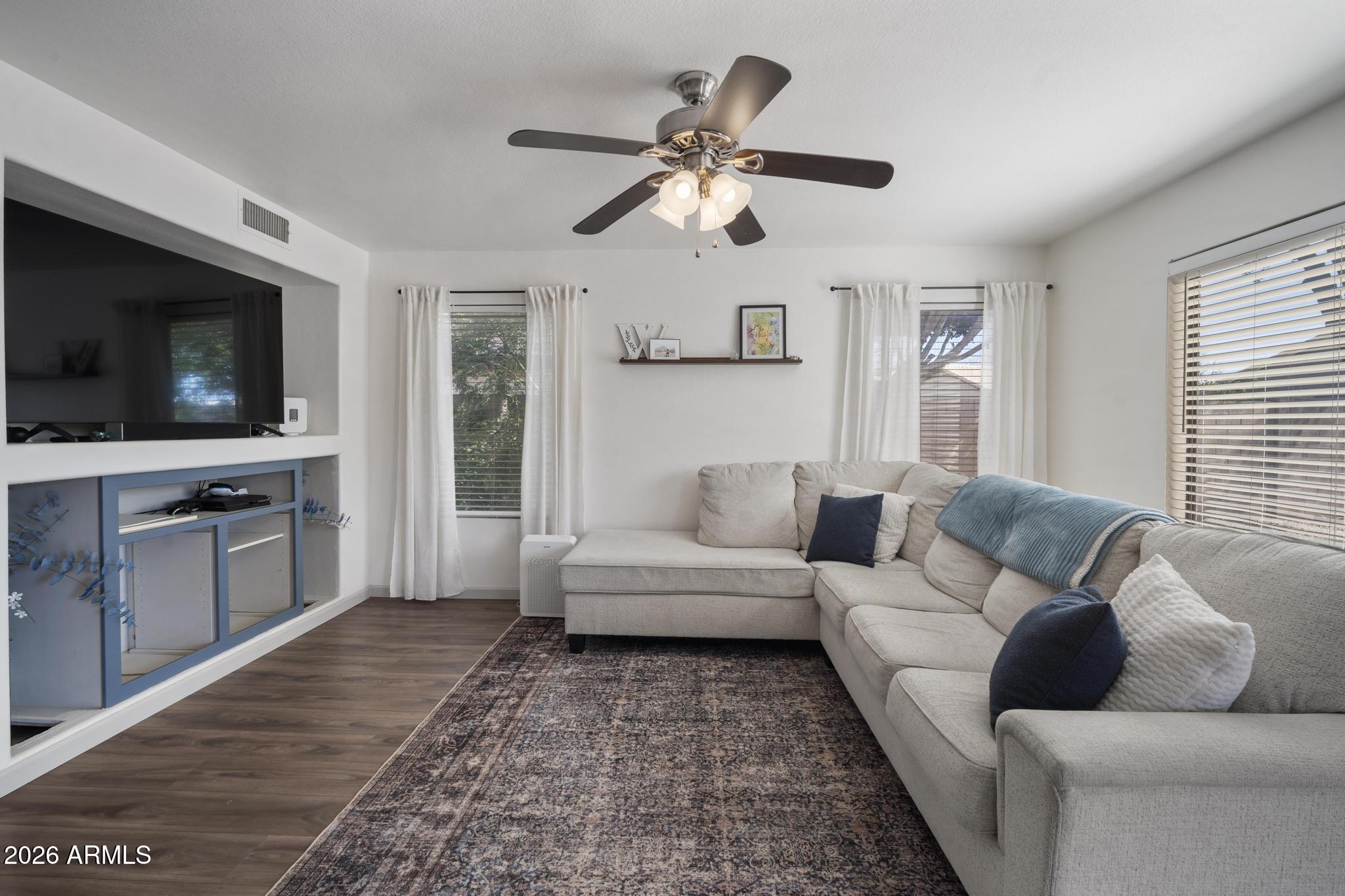 2027 E CIELO GRANDE Avenue