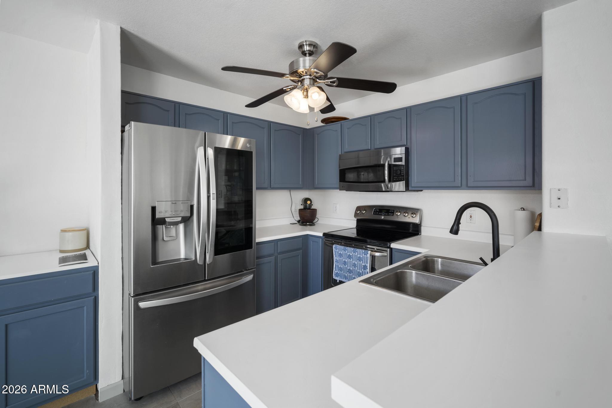 2027 E CIELO GRANDE Avenue