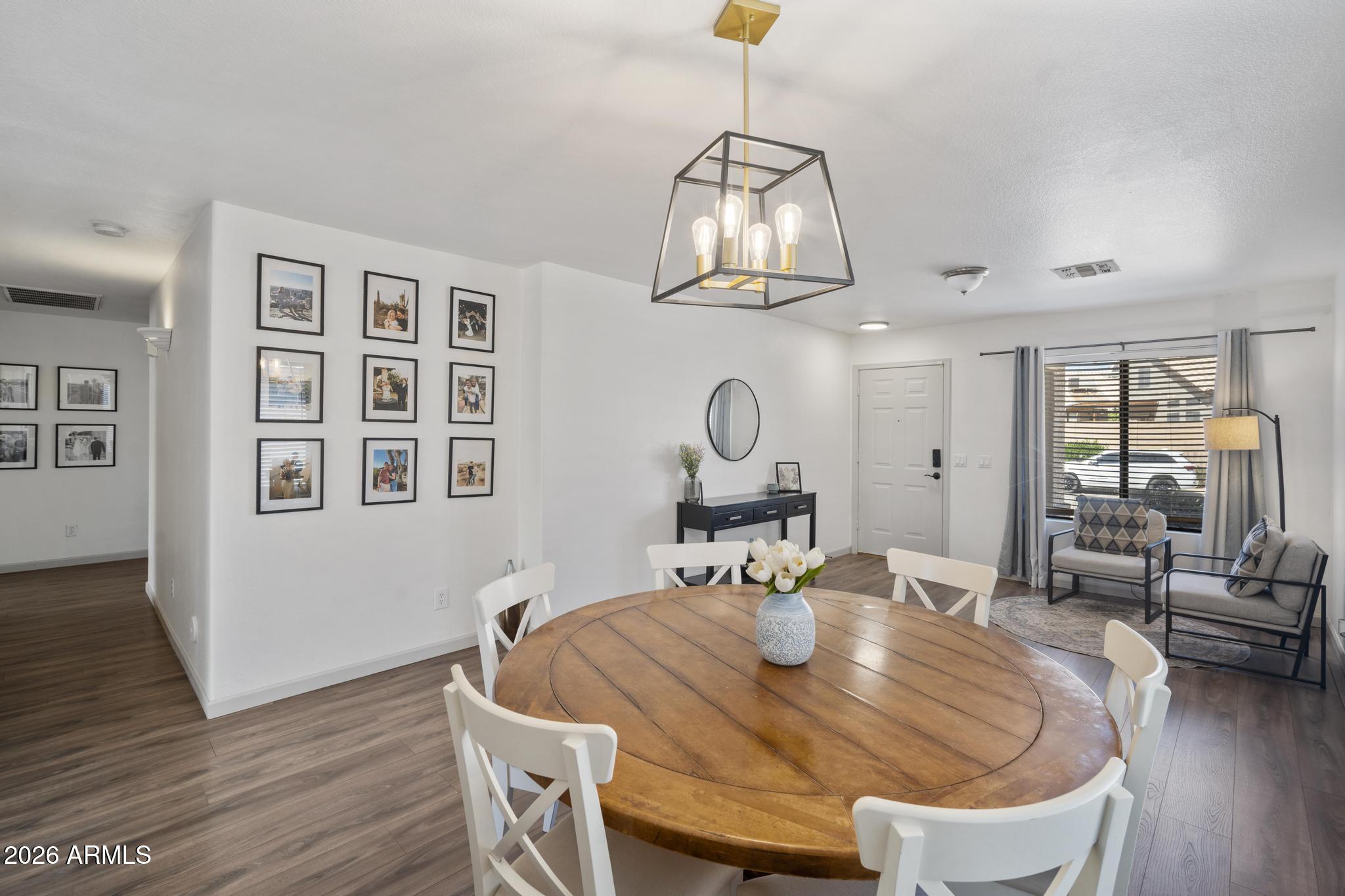 2027 E CIELO GRANDE Avenue