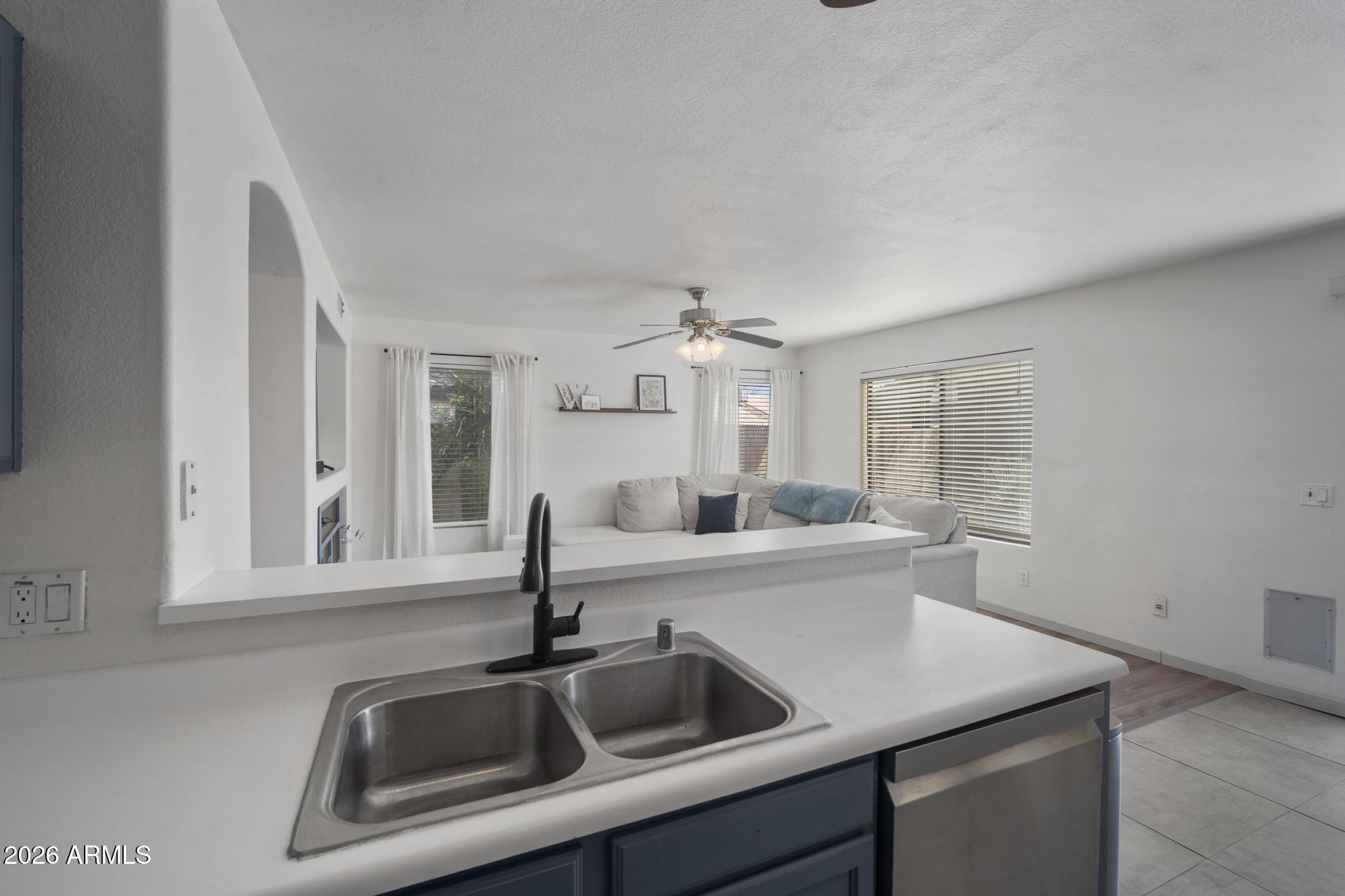 2027 E CIELO GRANDE Avenue