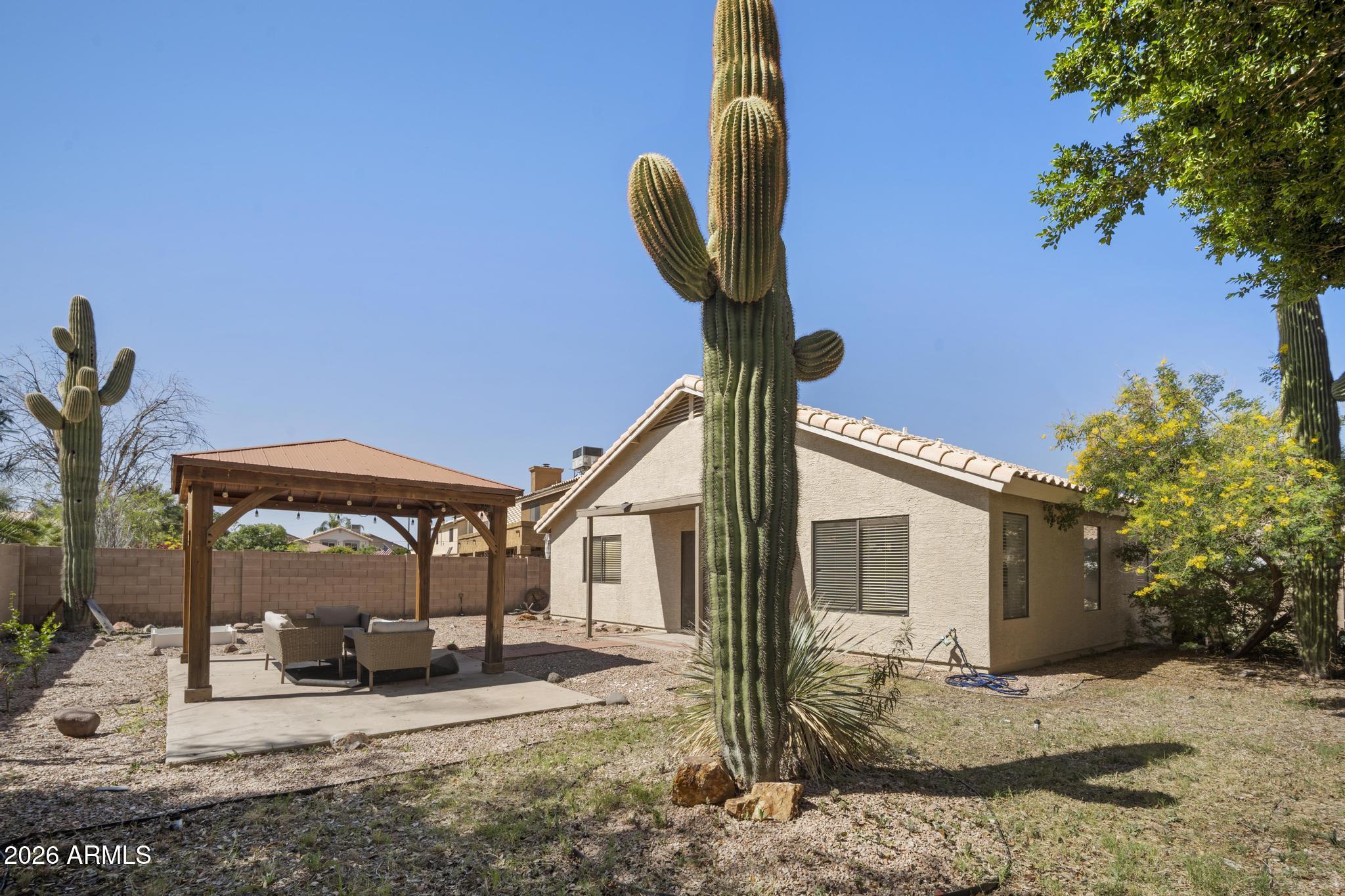 2027 E CIELO GRANDE Avenue