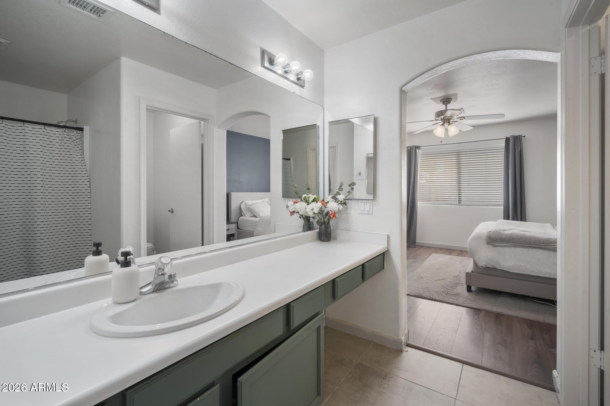 2027 E CIELO GRANDE Avenue