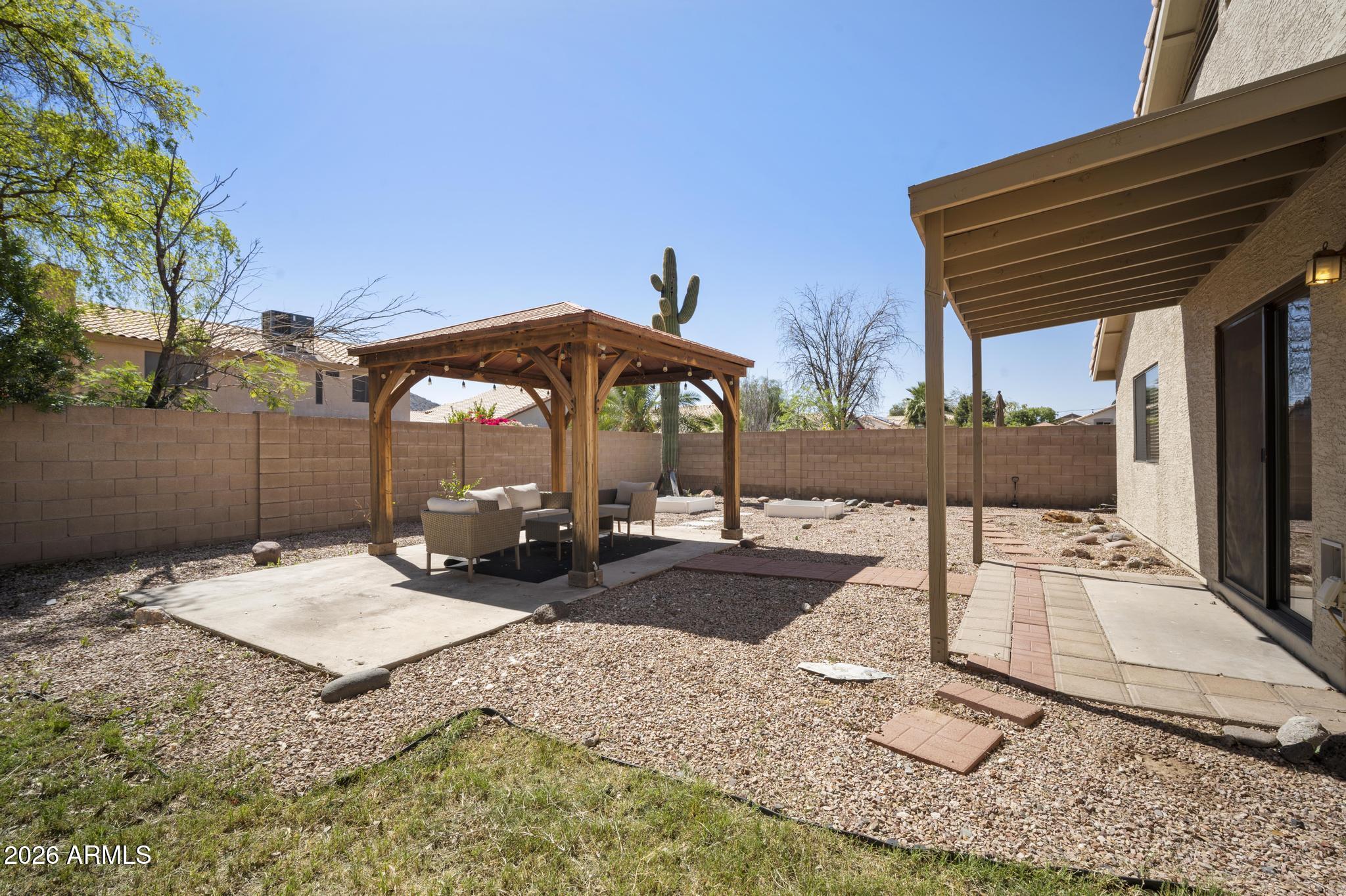 2027 E CIELO GRANDE Avenue