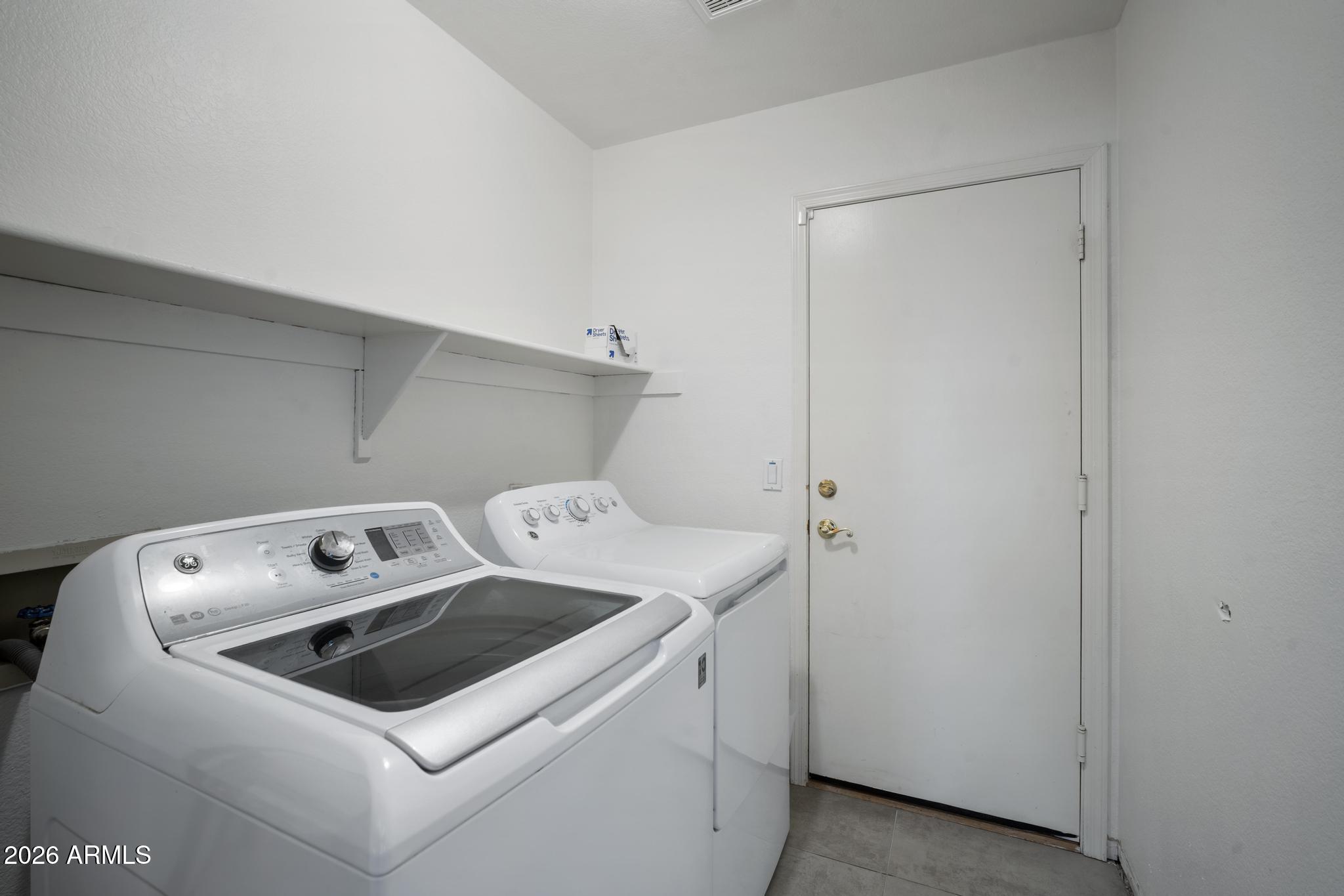 2027 E CIELO GRANDE Avenue