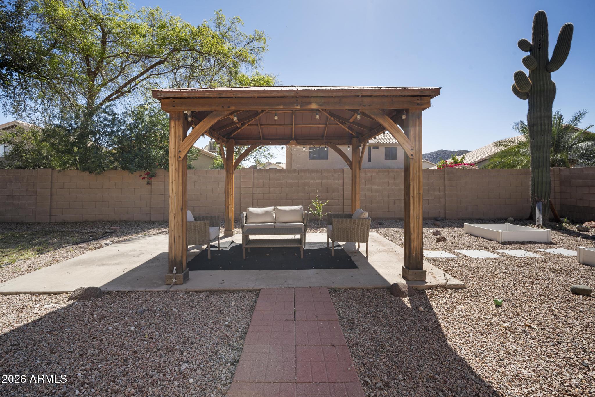 2027 E CIELO GRANDE Avenue