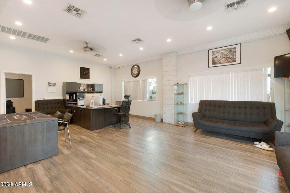 507 E BROADWAY Road
