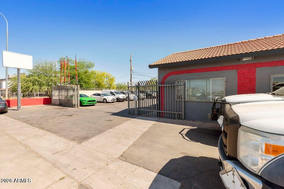 507 E BROADWAY Road