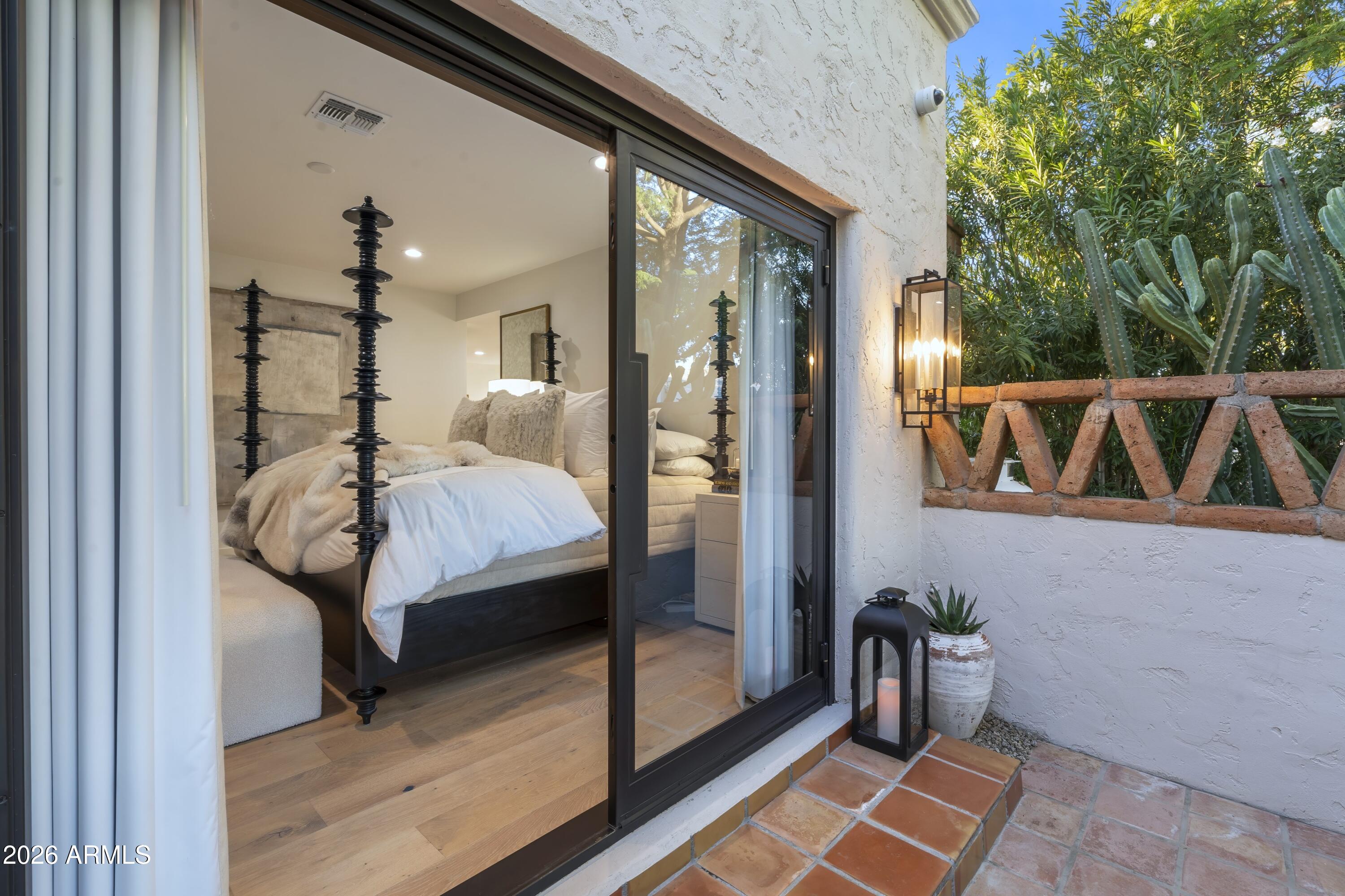 8119 E FOOTHILLS Drive