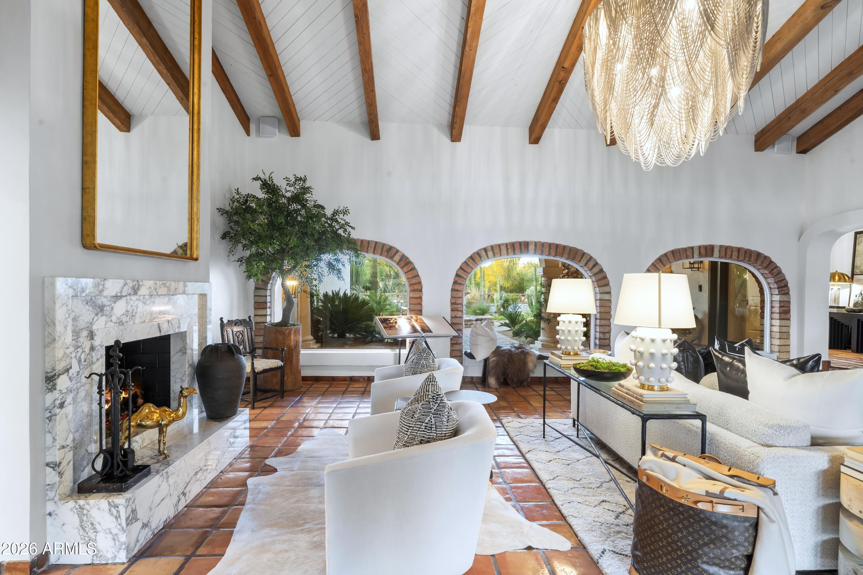 8119 E FOOTHILLS Drive