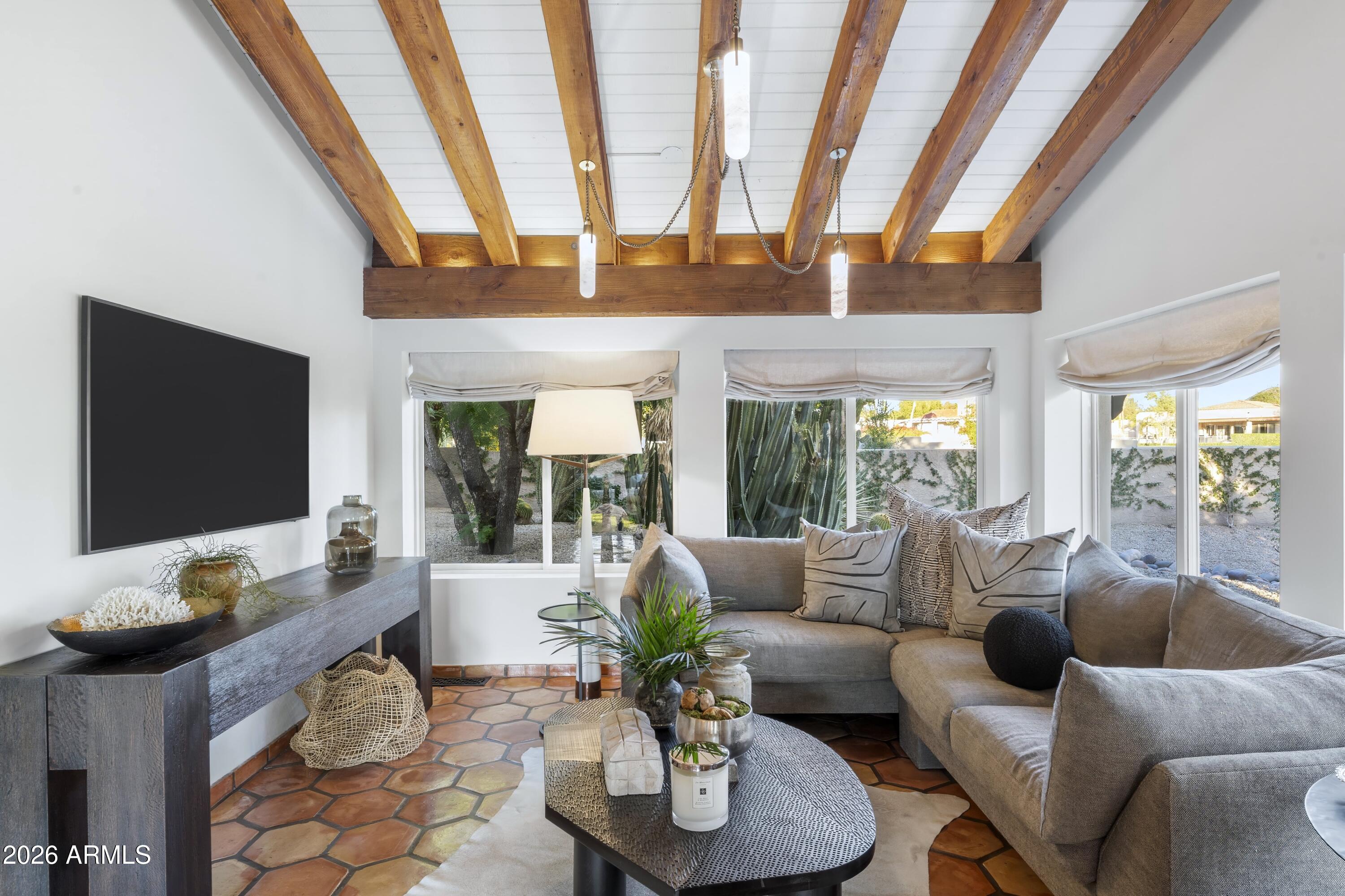 8119 E FOOTHILLS Drive