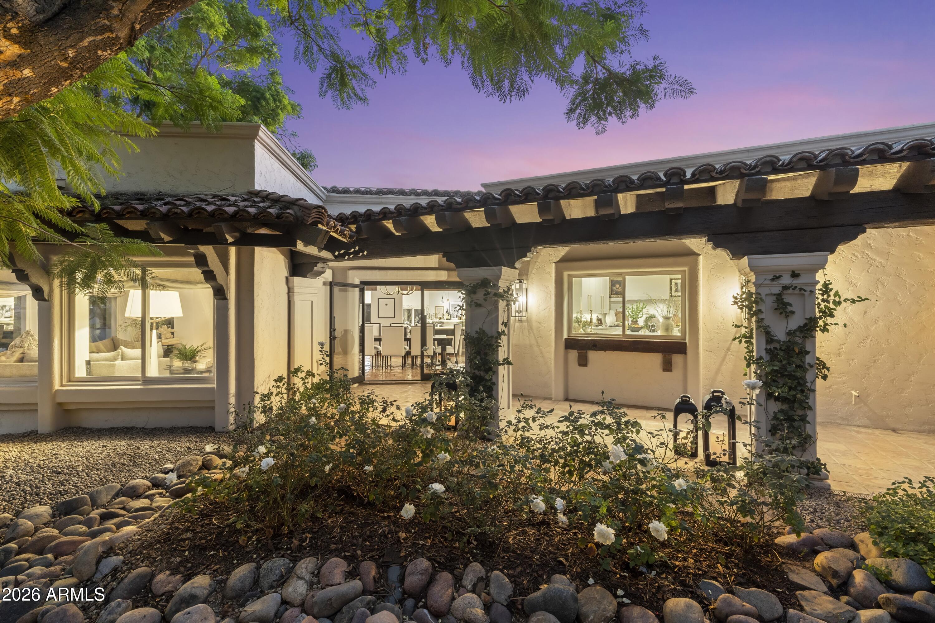 8119 E FOOTHILLS Drive