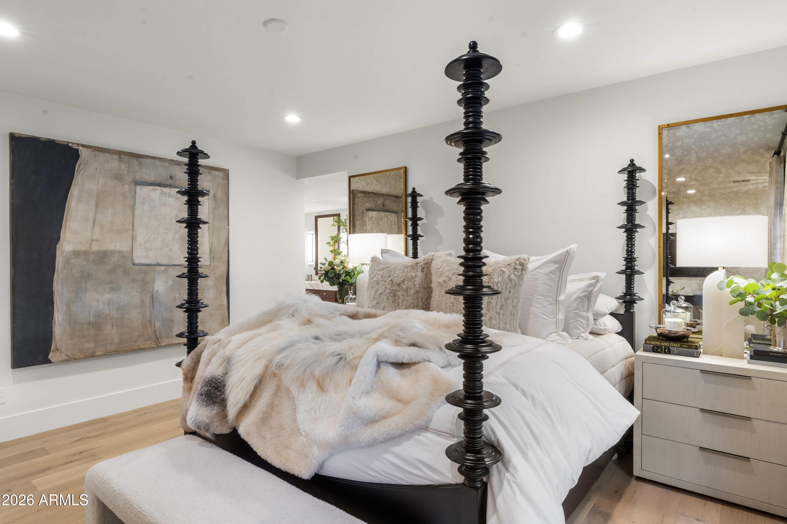 8119 E FOOTHILLS Drive