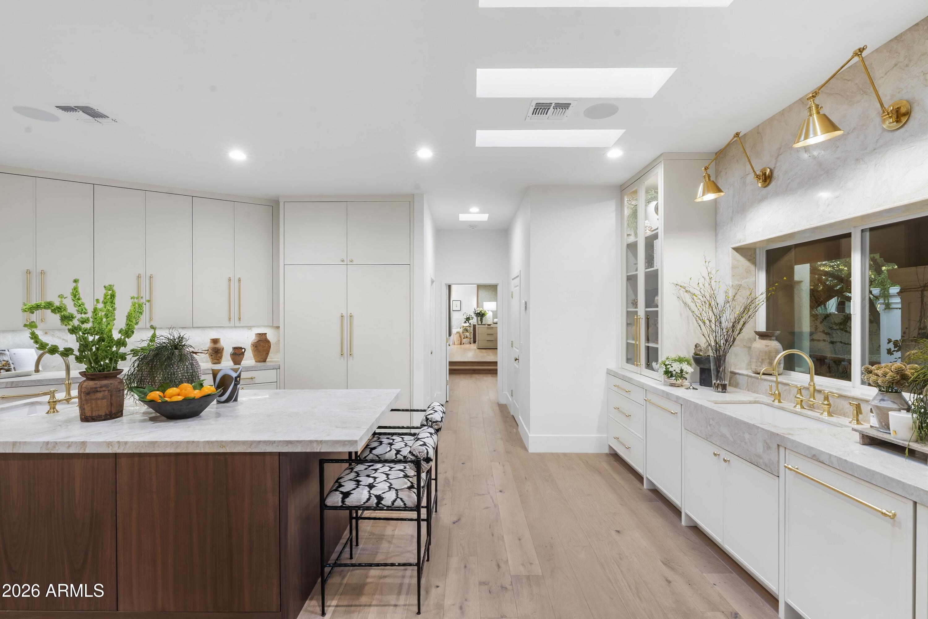 8119 E FOOTHILLS Drive