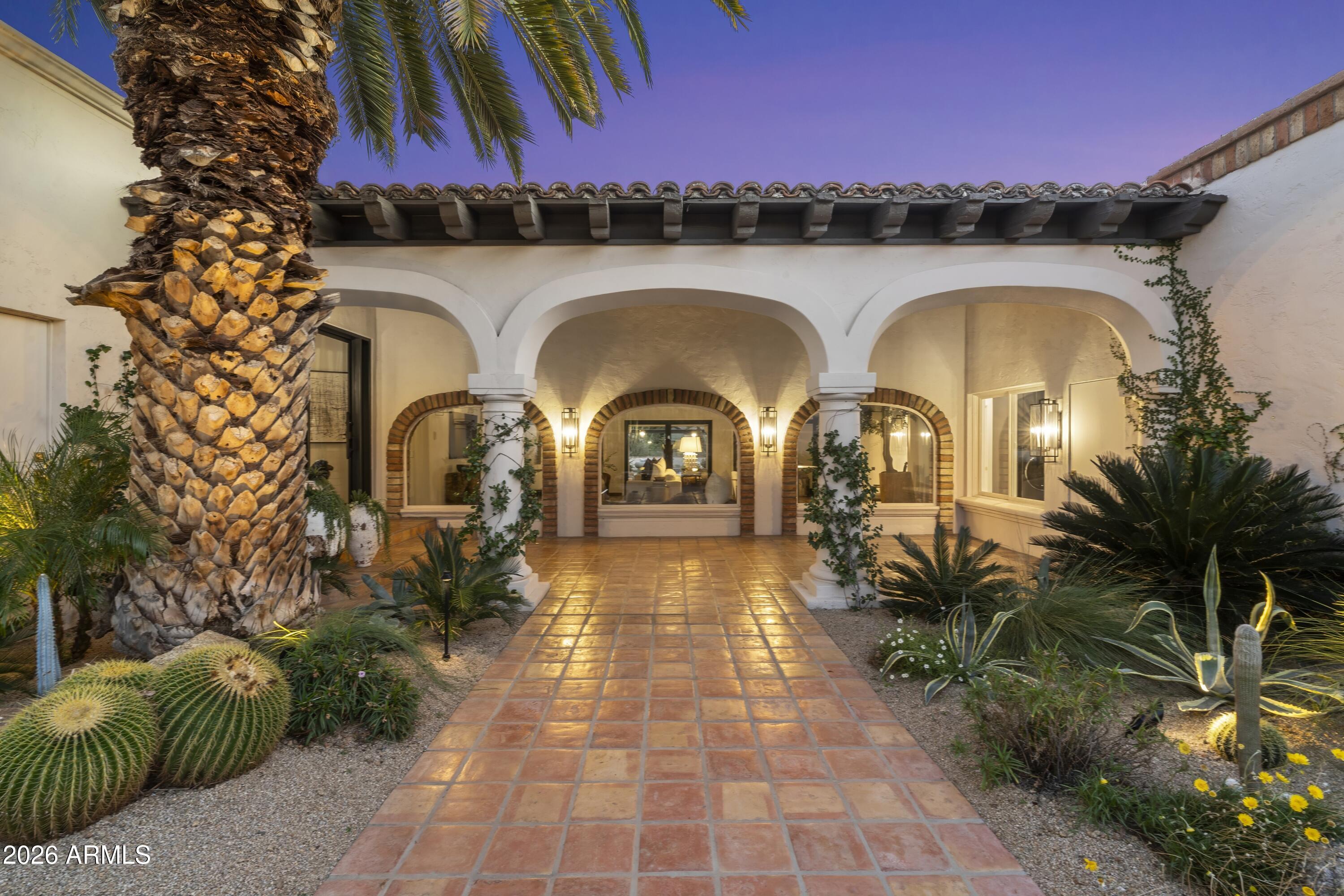 8119 E FOOTHILLS Drive