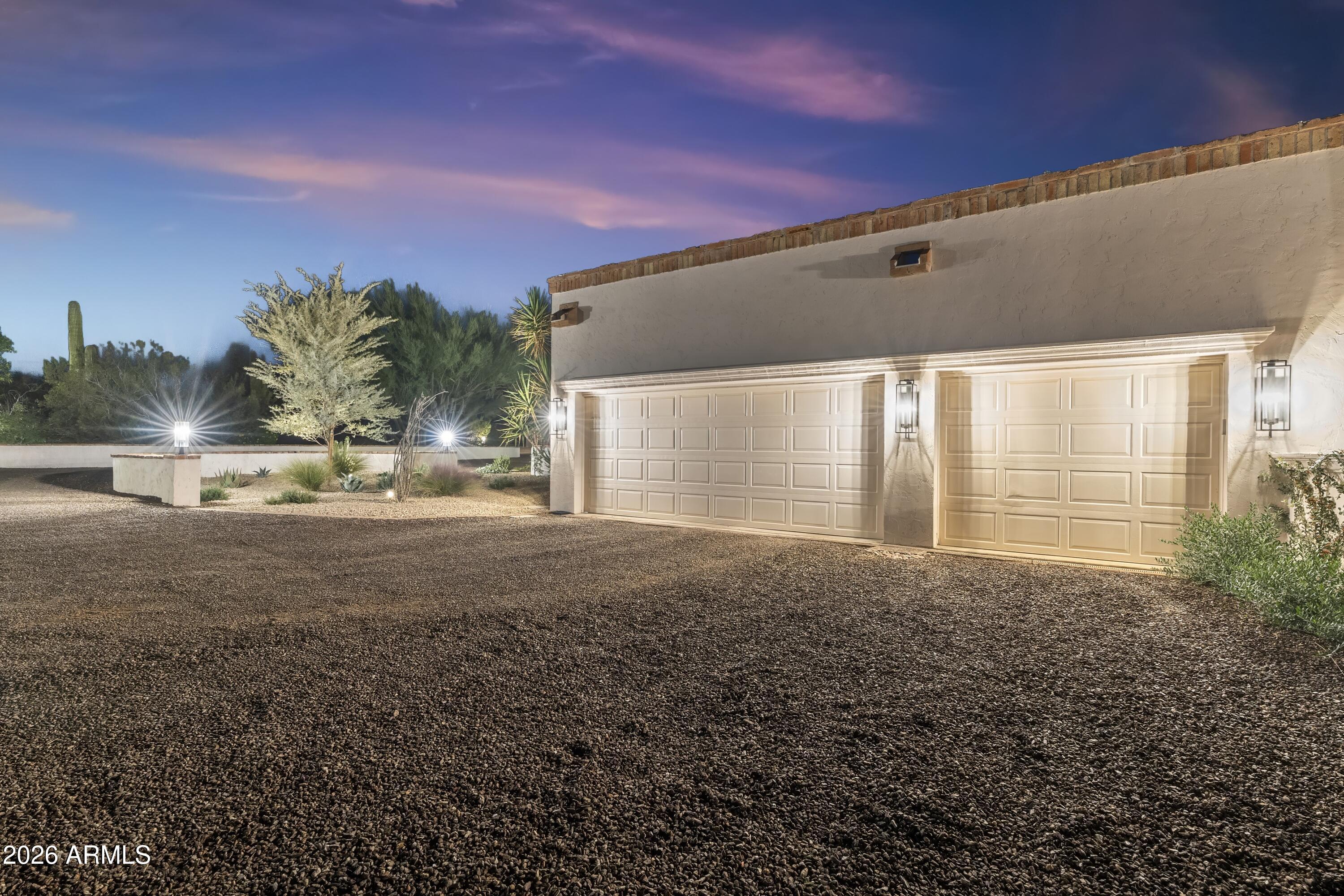 8119 E FOOTHILLS Drive