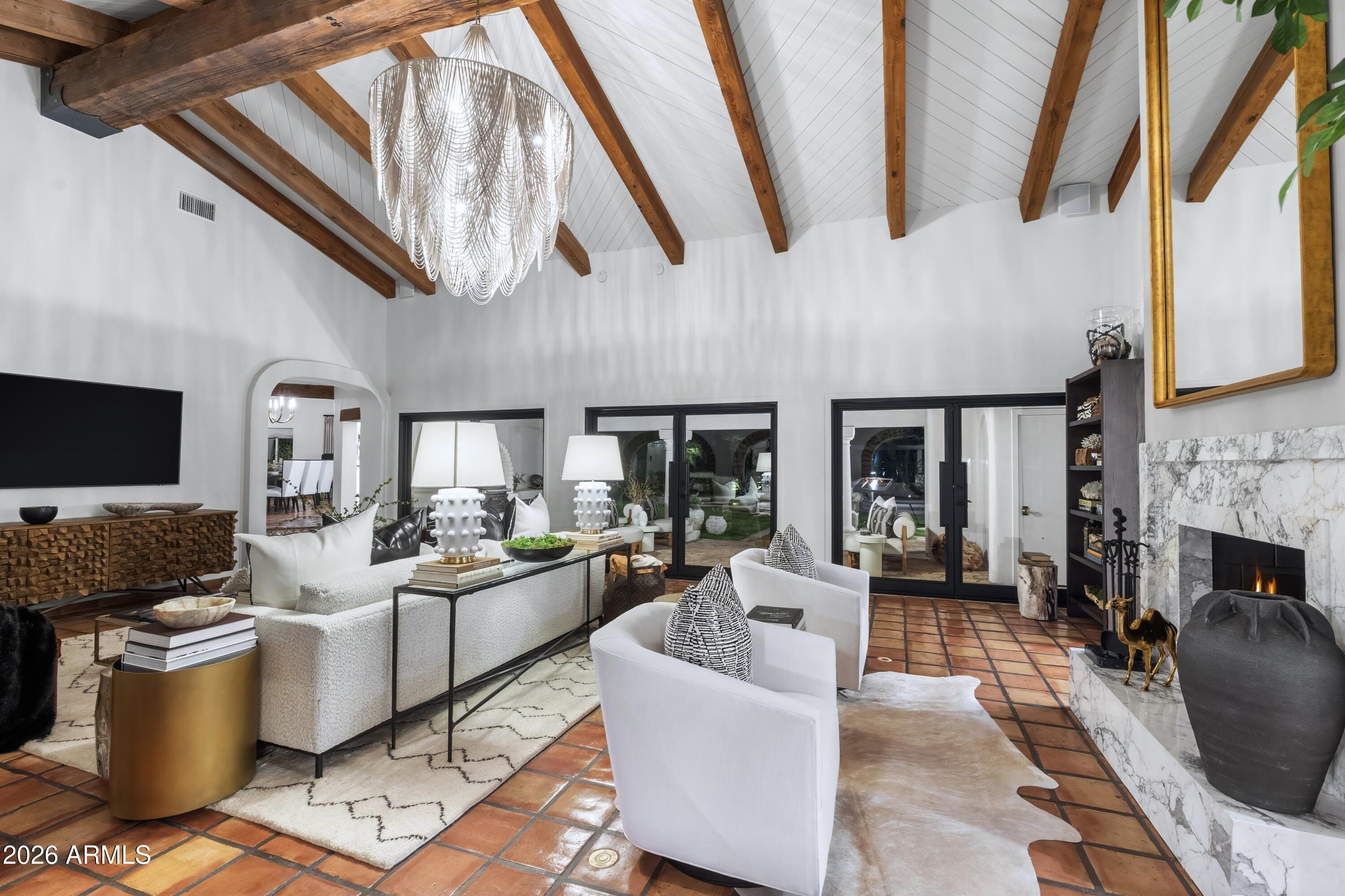 8119 E FOOTHILLS Drive