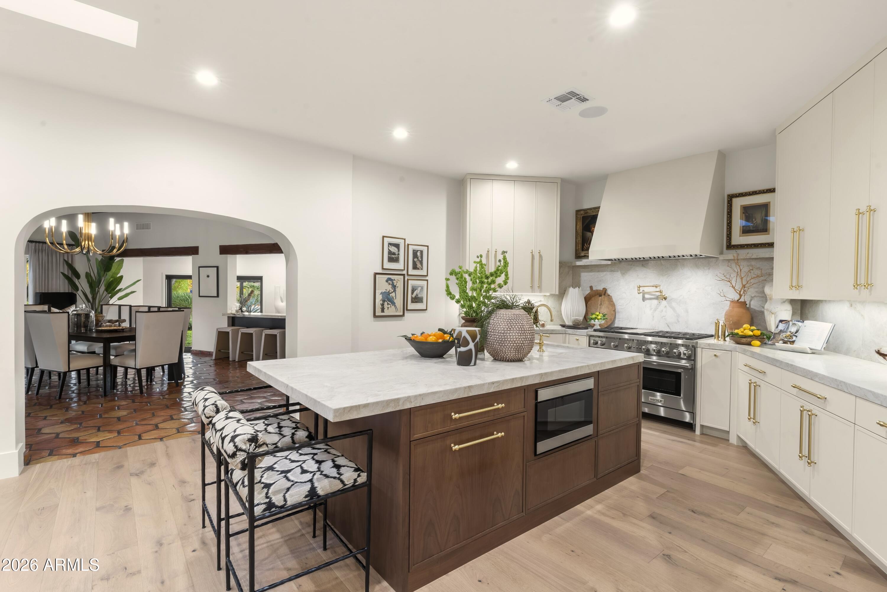 8119 E FOOTHILLS Drive