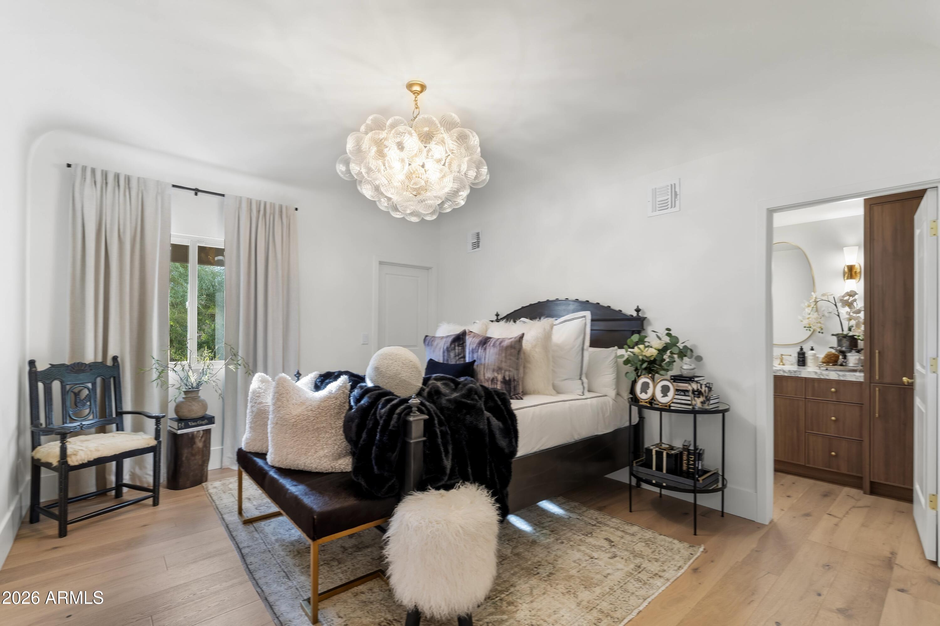 8119 E FOOTHILLS Drive