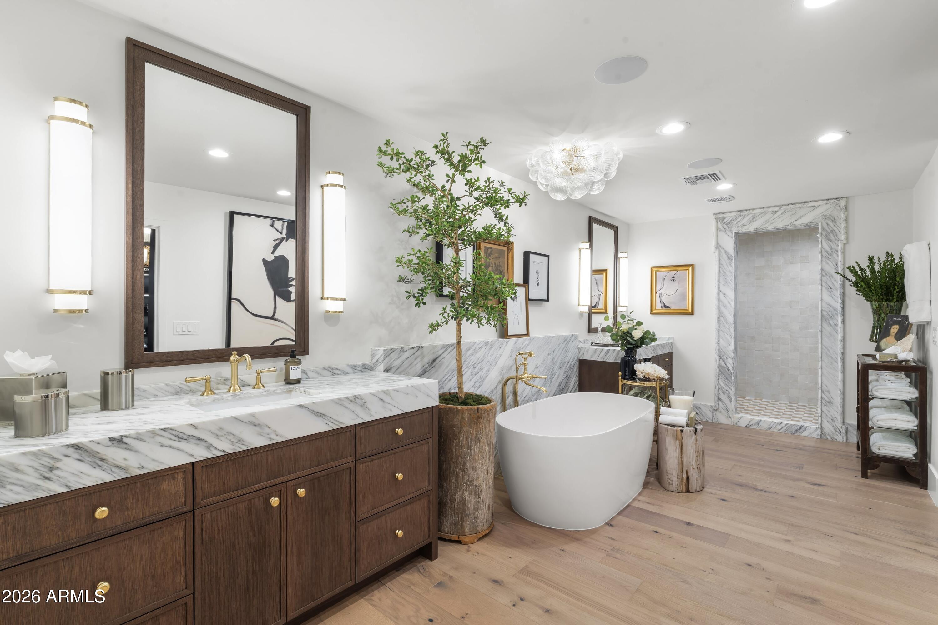 8119 E FOOTHILLS Drive