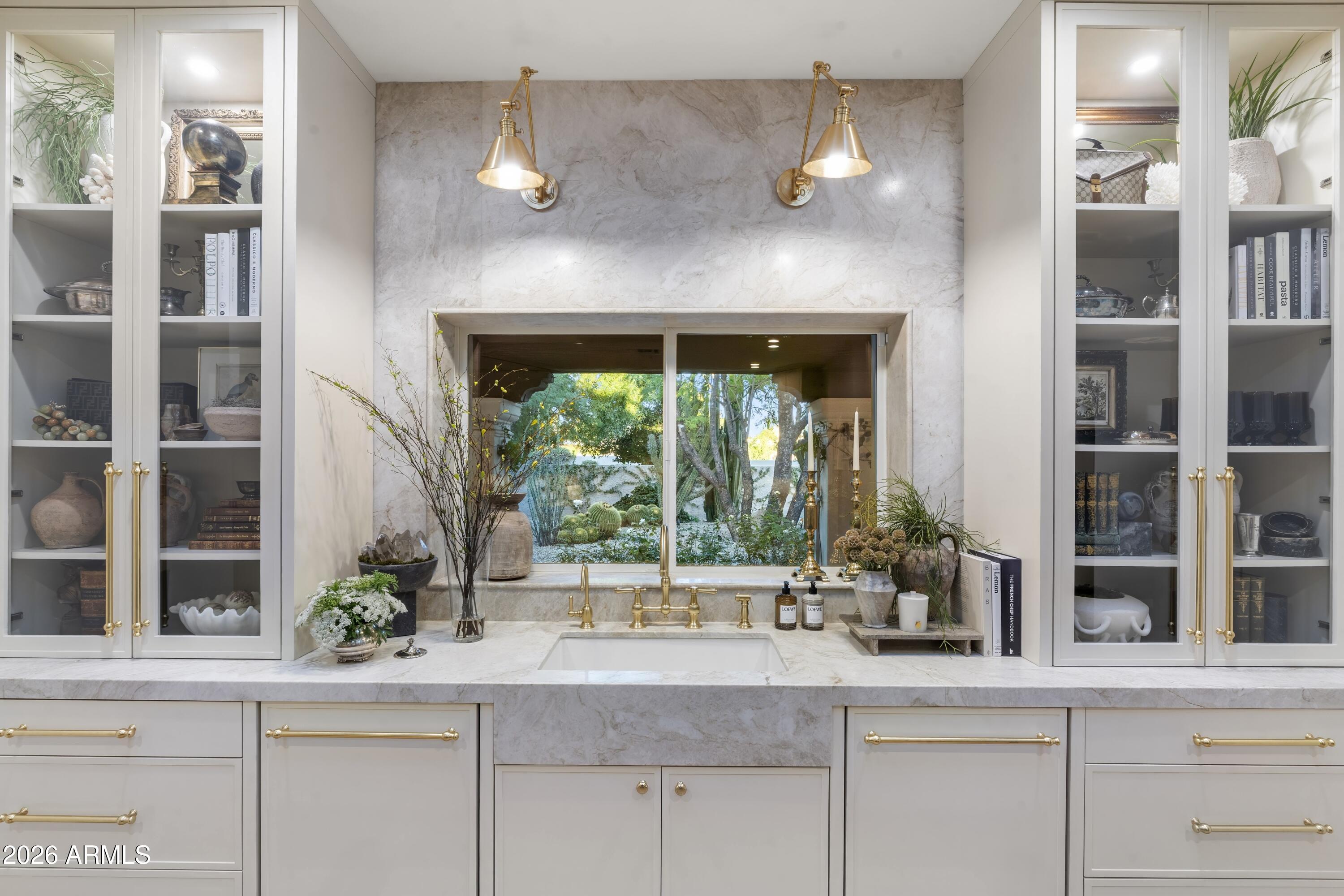 8119 E FOOTHILLS Drive