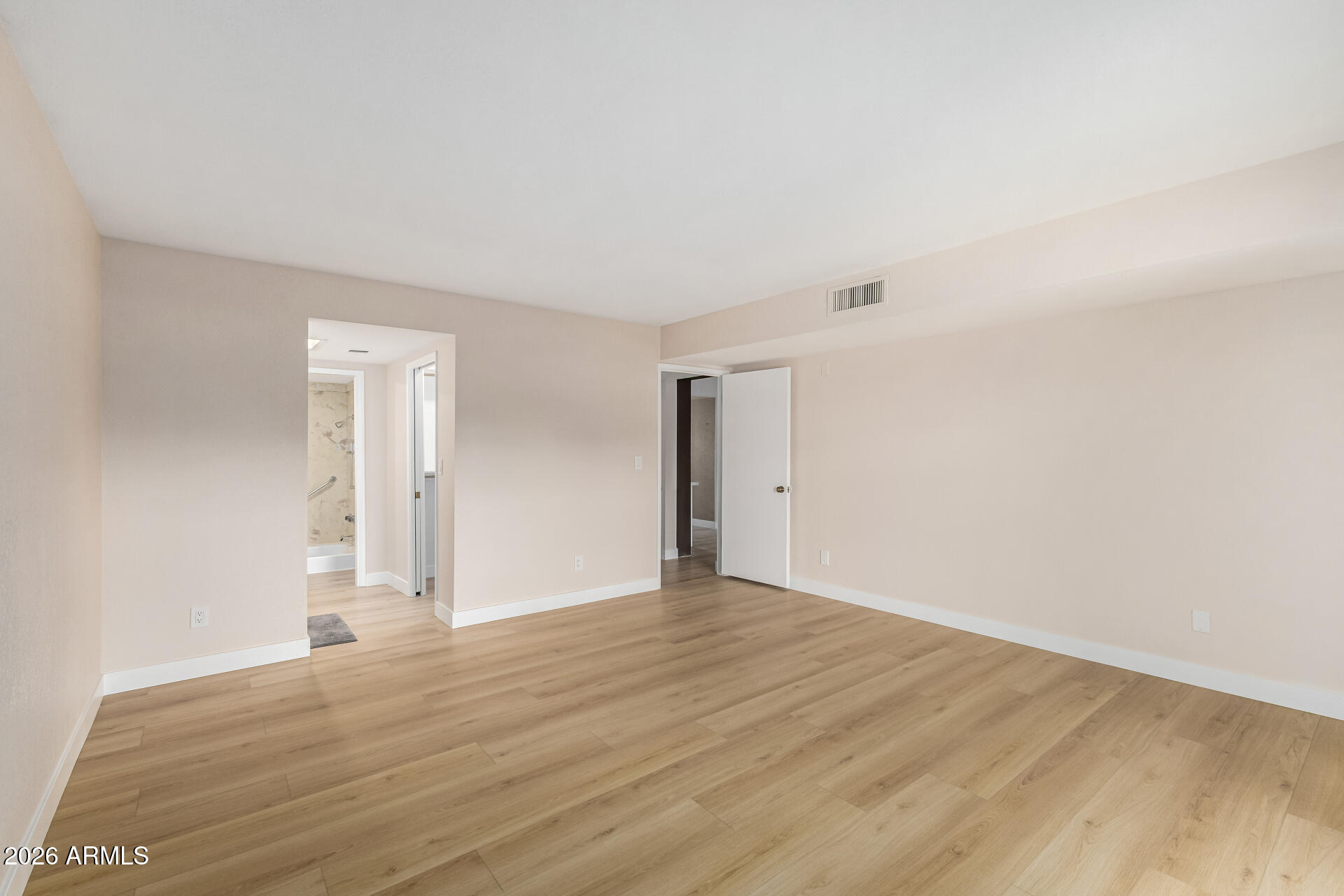 5622 N 78TH Place N