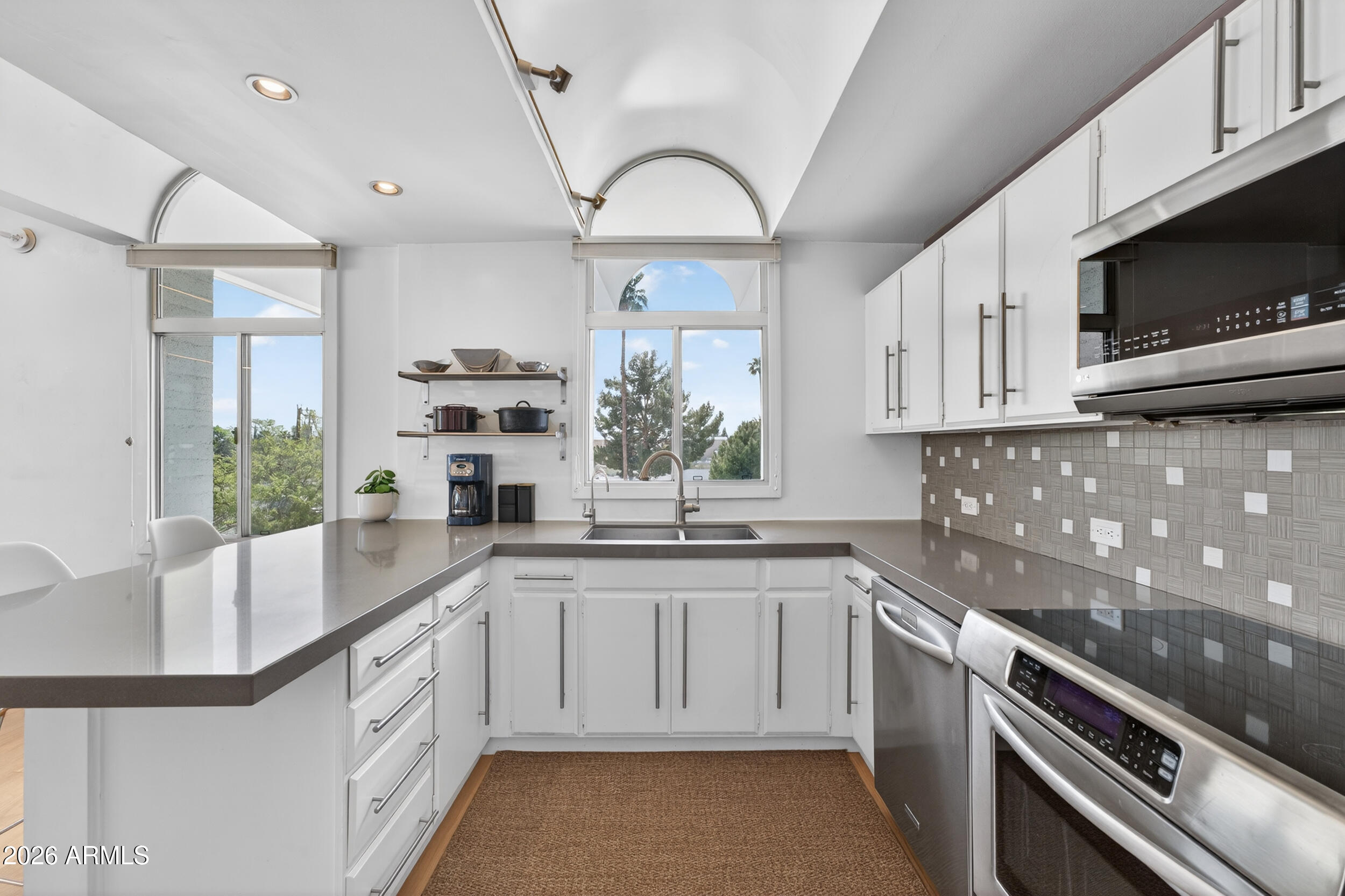 6502 N CENTRAL Avenue B303