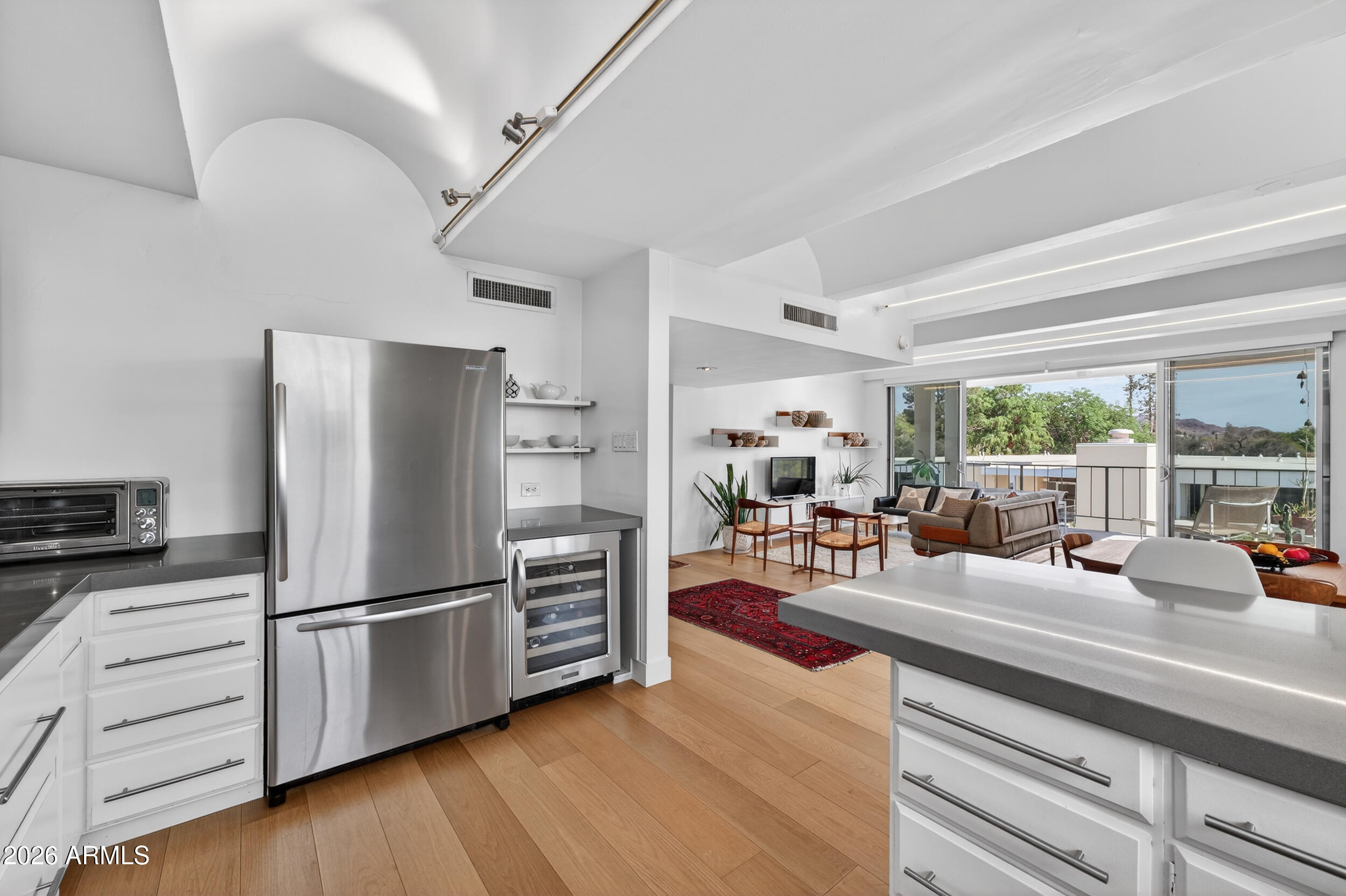 6502 N CENTRAL Avenue B303