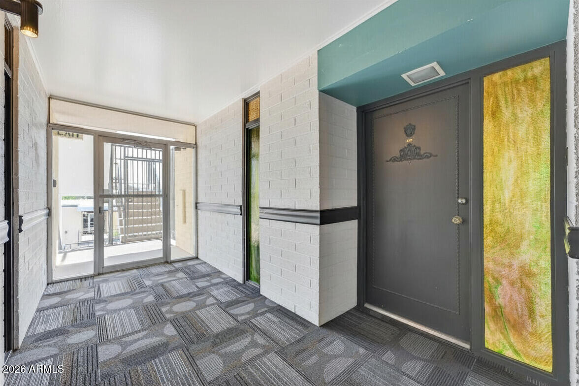 6502 N CENTRAL Avenue B303