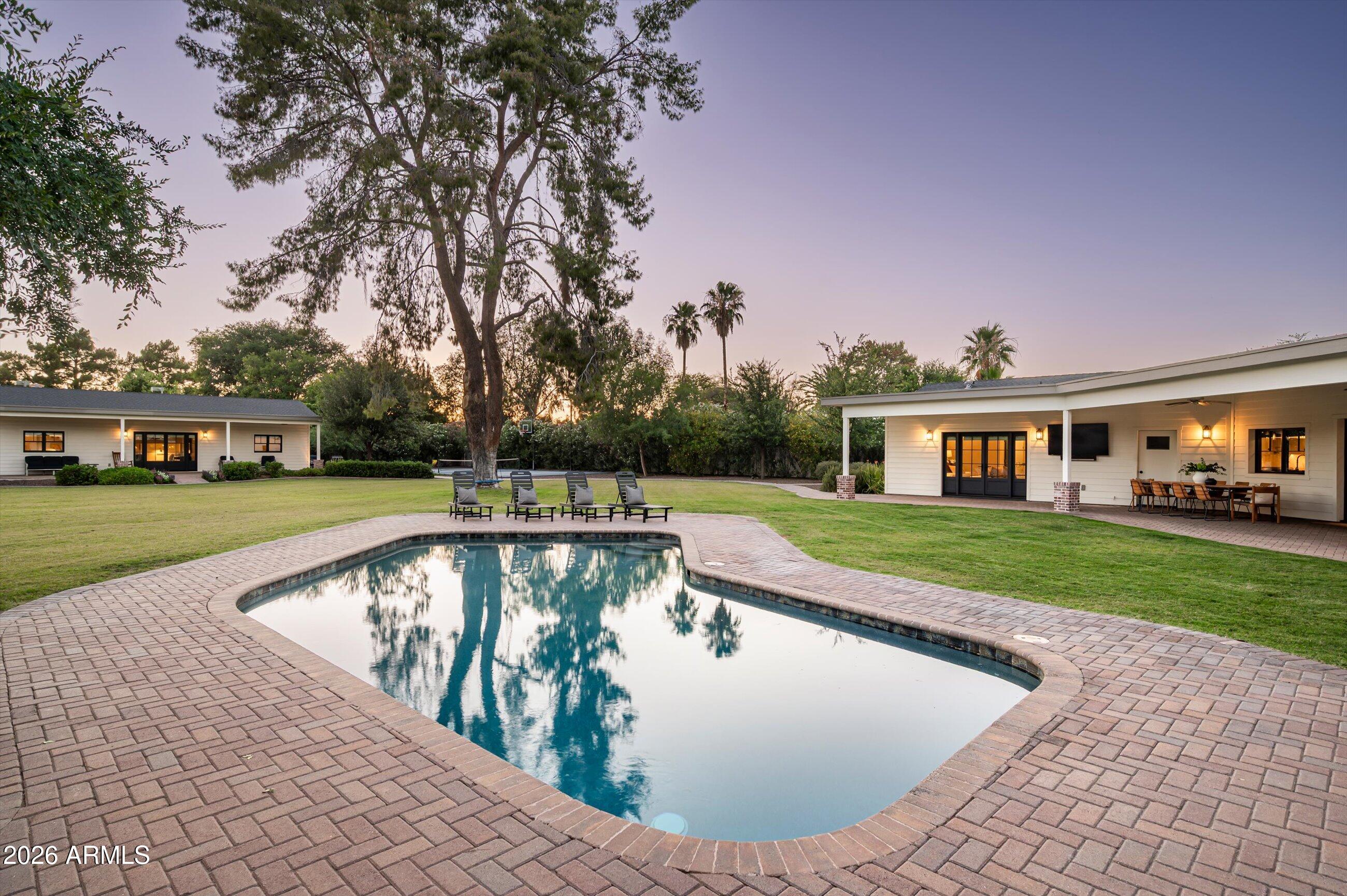 8202 N 74TH Place