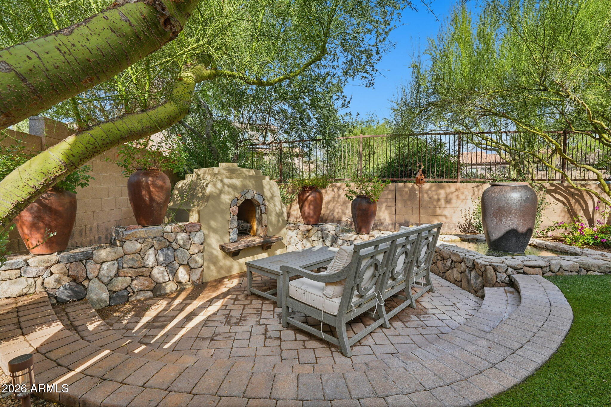 9832 E EDGESTONE Drive