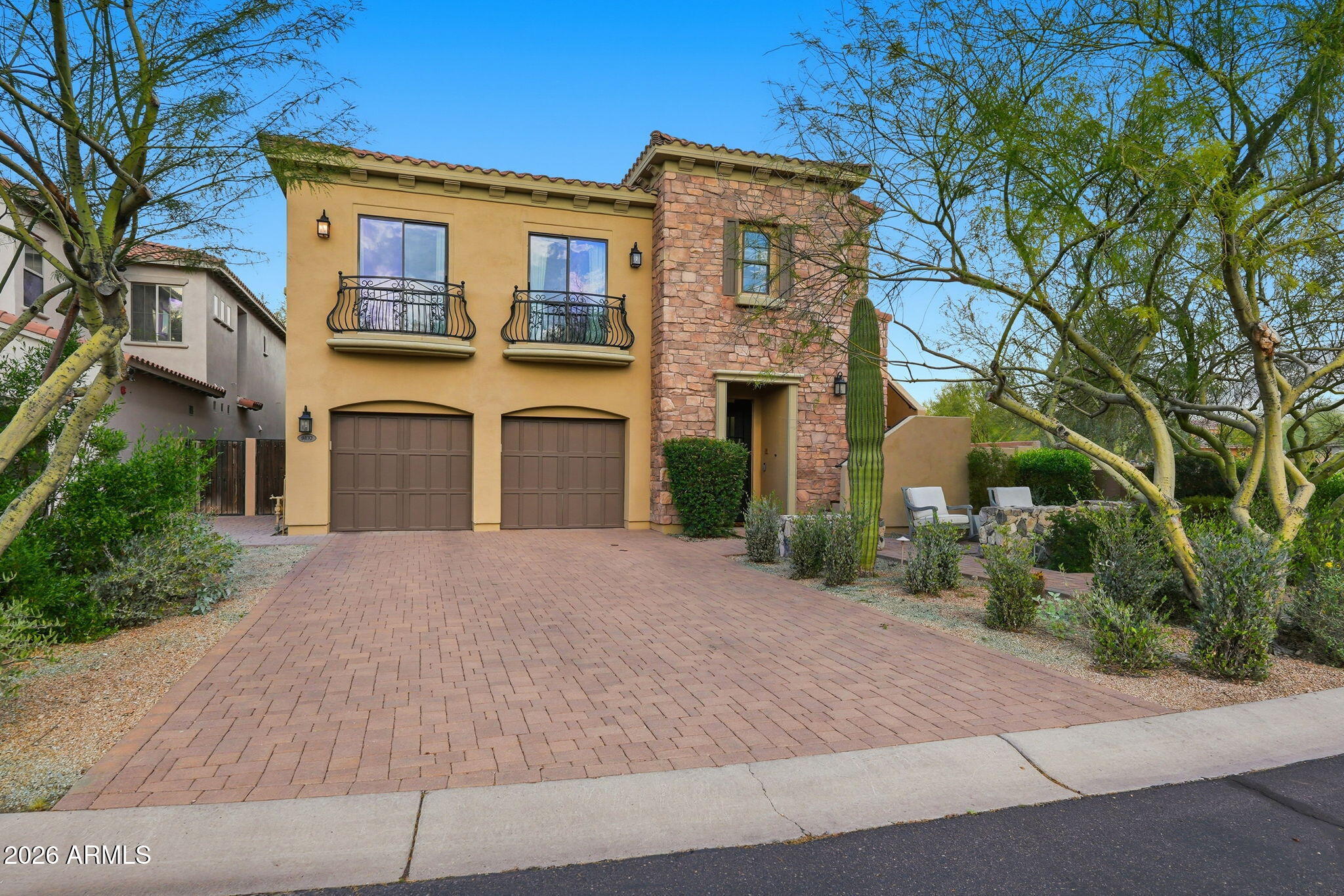 9832 E EDGESTONE Drive