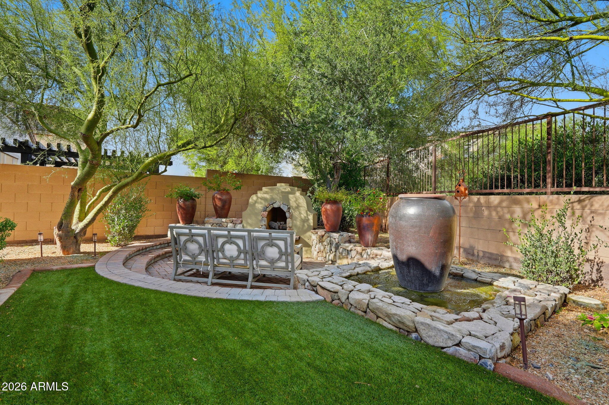9832 E EDGESTONE Drive
