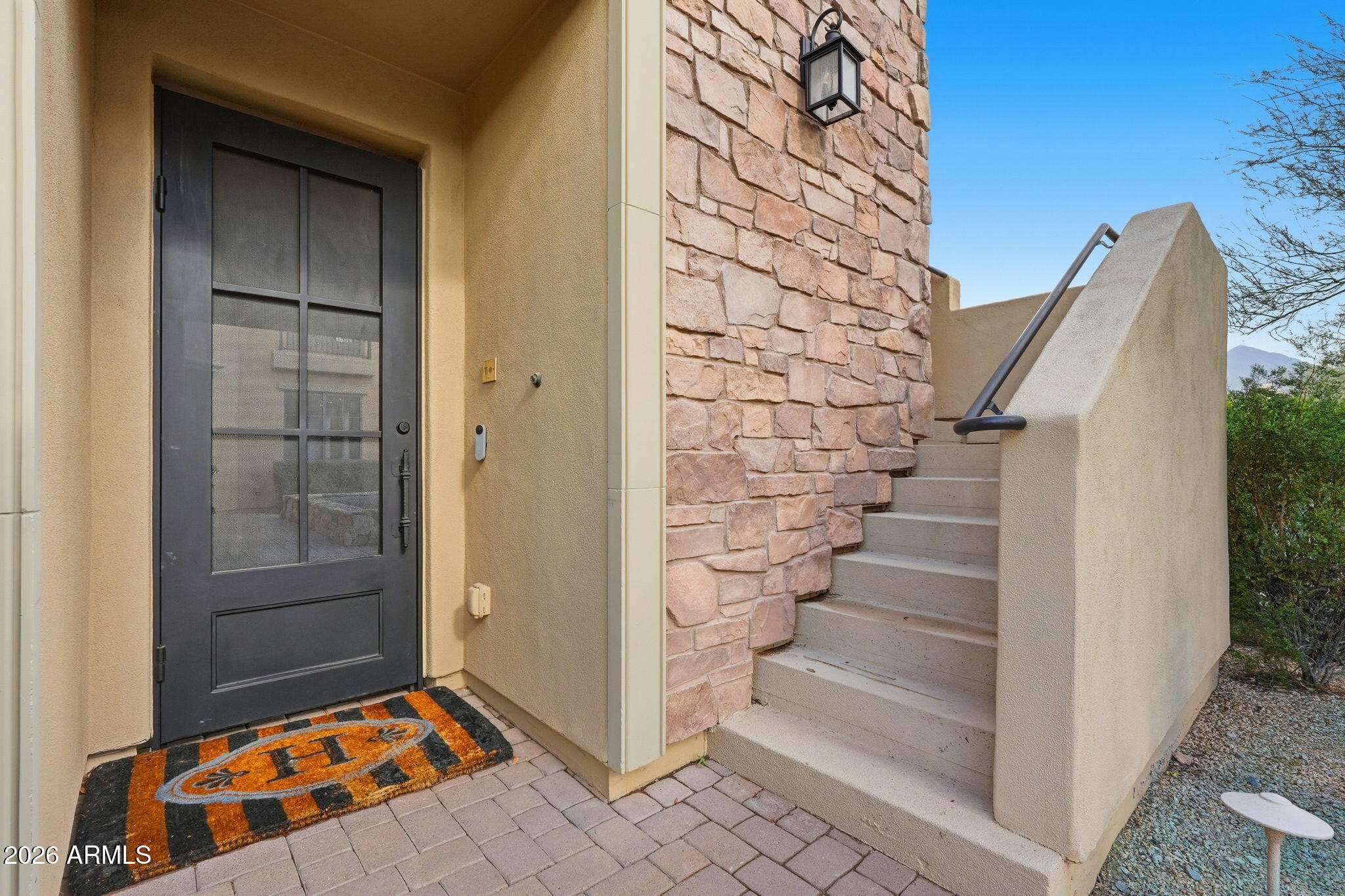 9832 E EDGESTONE Drive