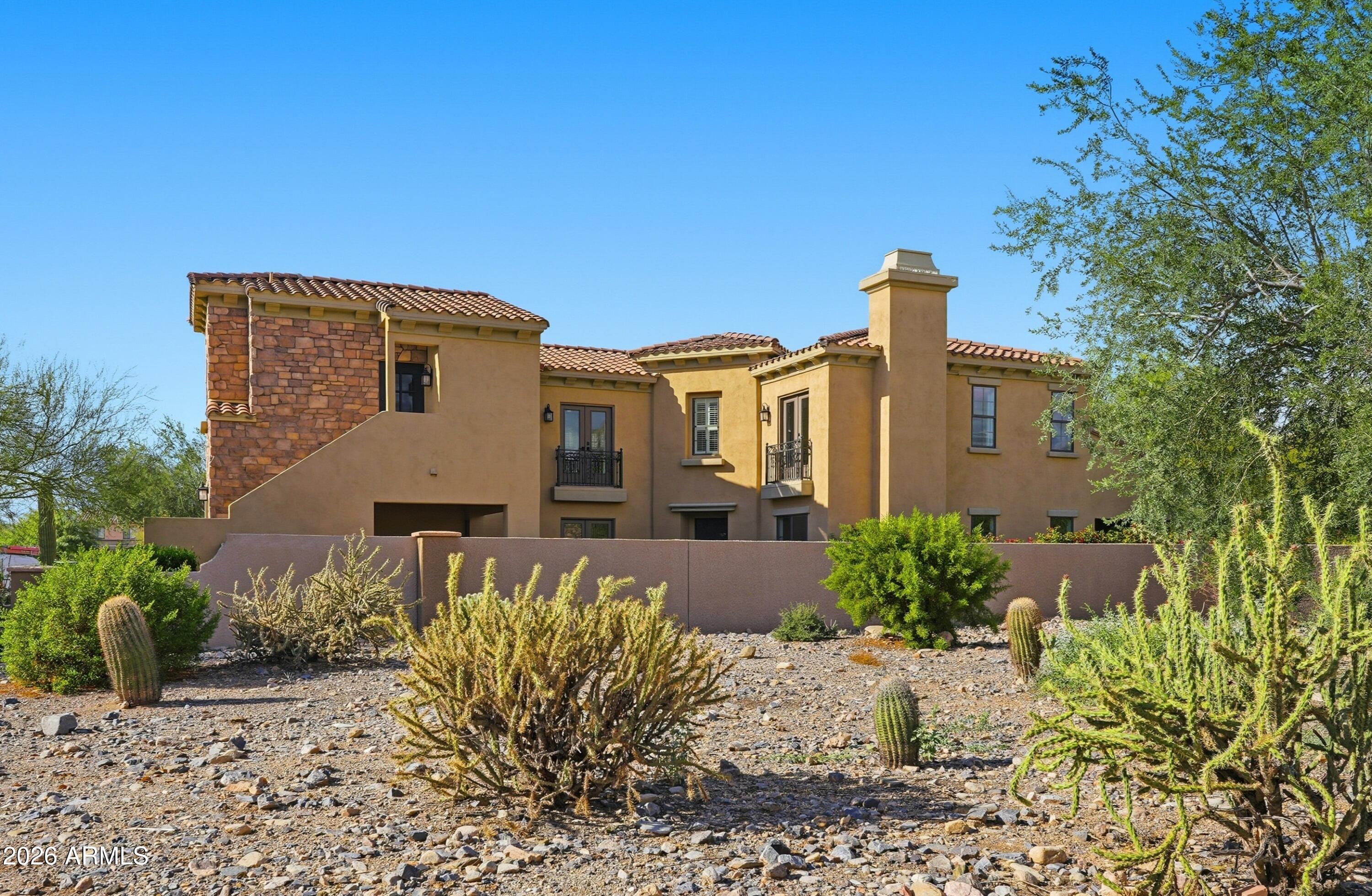 9832 E EDGESTONE Drive